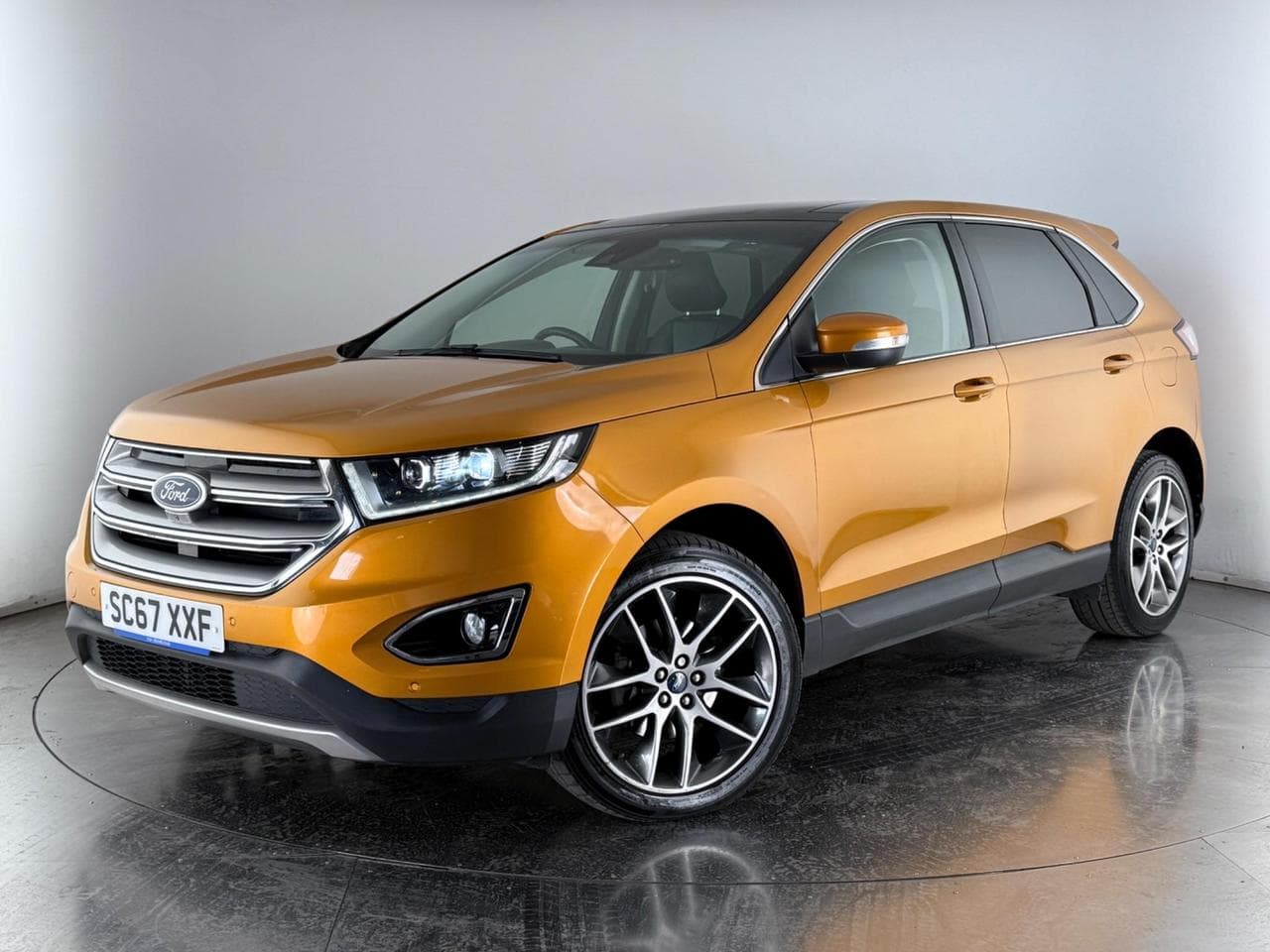 FORD Edge thumbnail Front Left