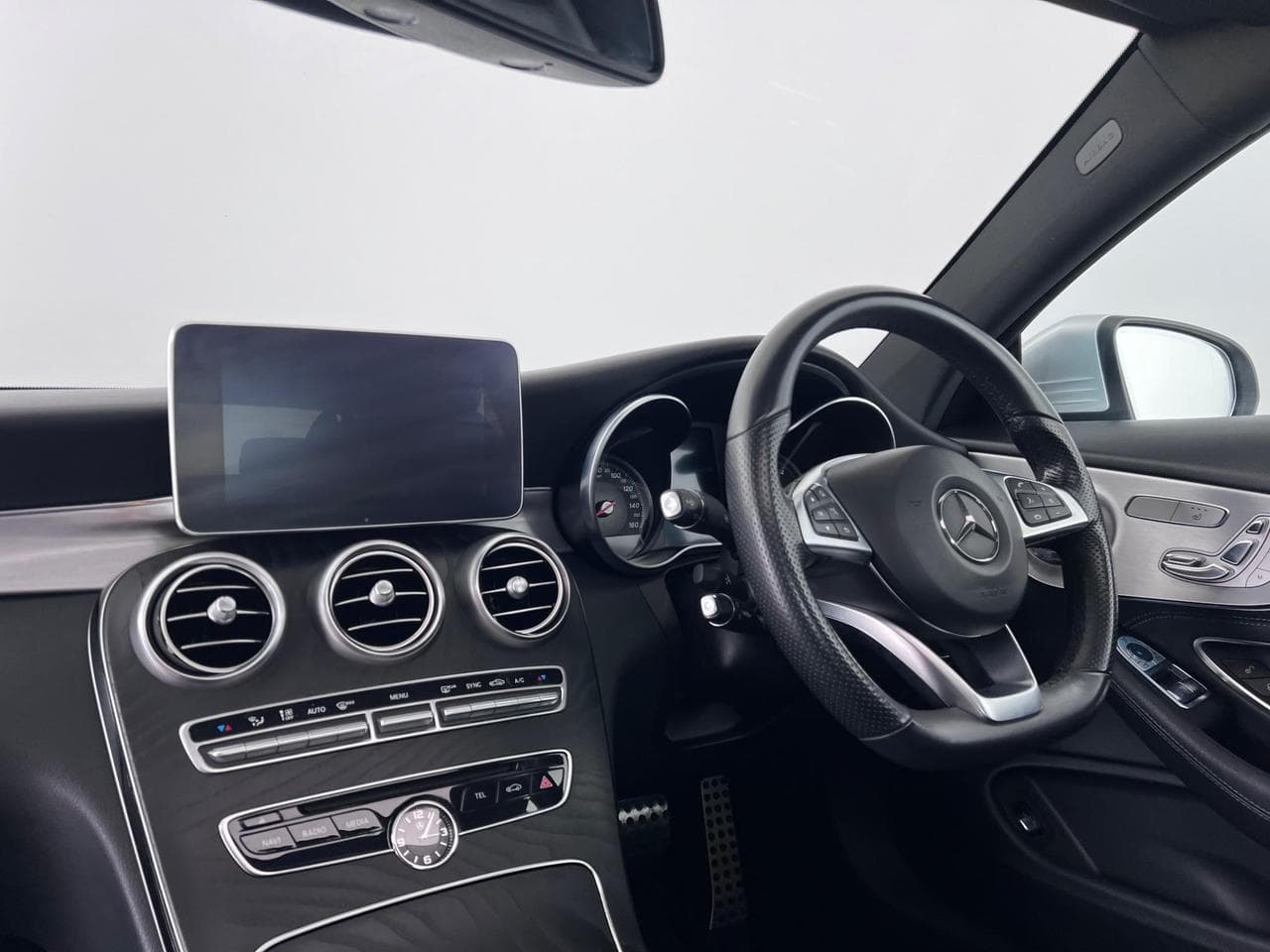 MERCEDES-BENZ C-Class thumbnail Interior Front