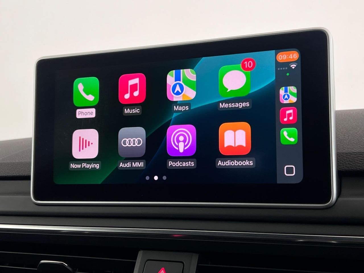 AUDI A4 thumbnail Infotainment System