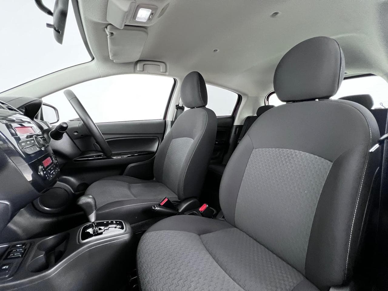 MITSUBISHI MIRAGE thumbnail Seat Front Passenger