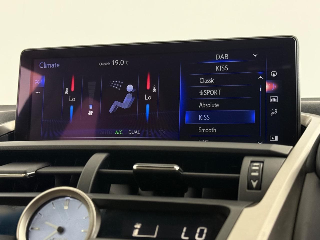 LEXUS NX thumbnail Infotainment System
