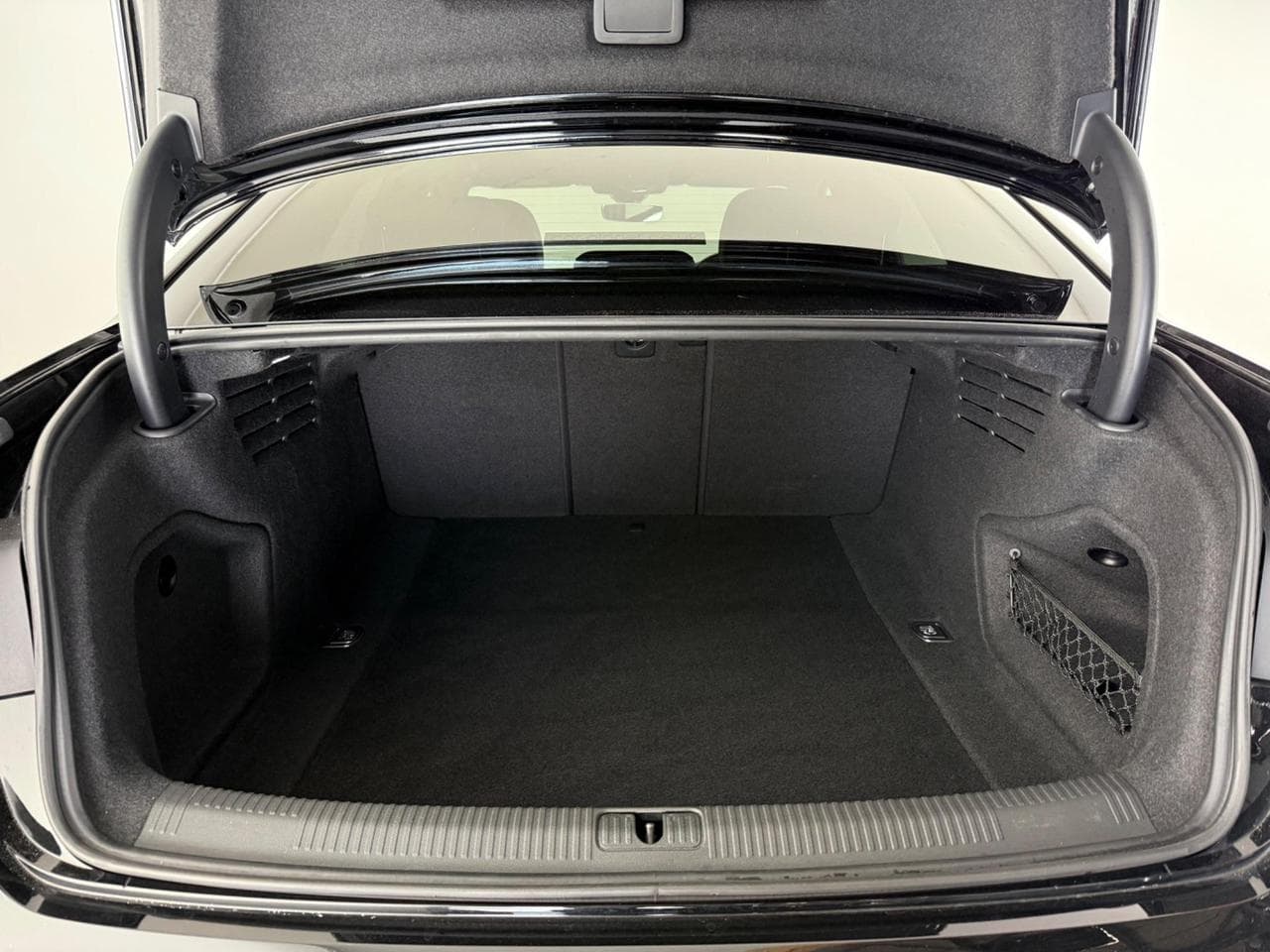 AUDI A4 thumbnail Boot