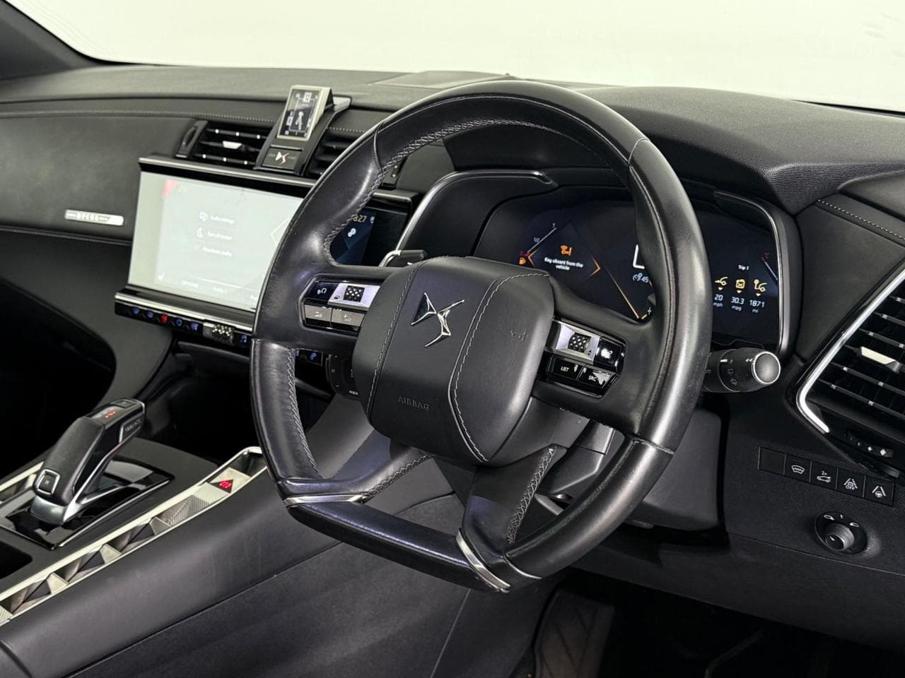 DS 7 Crossback thumbnail Steering Wheel