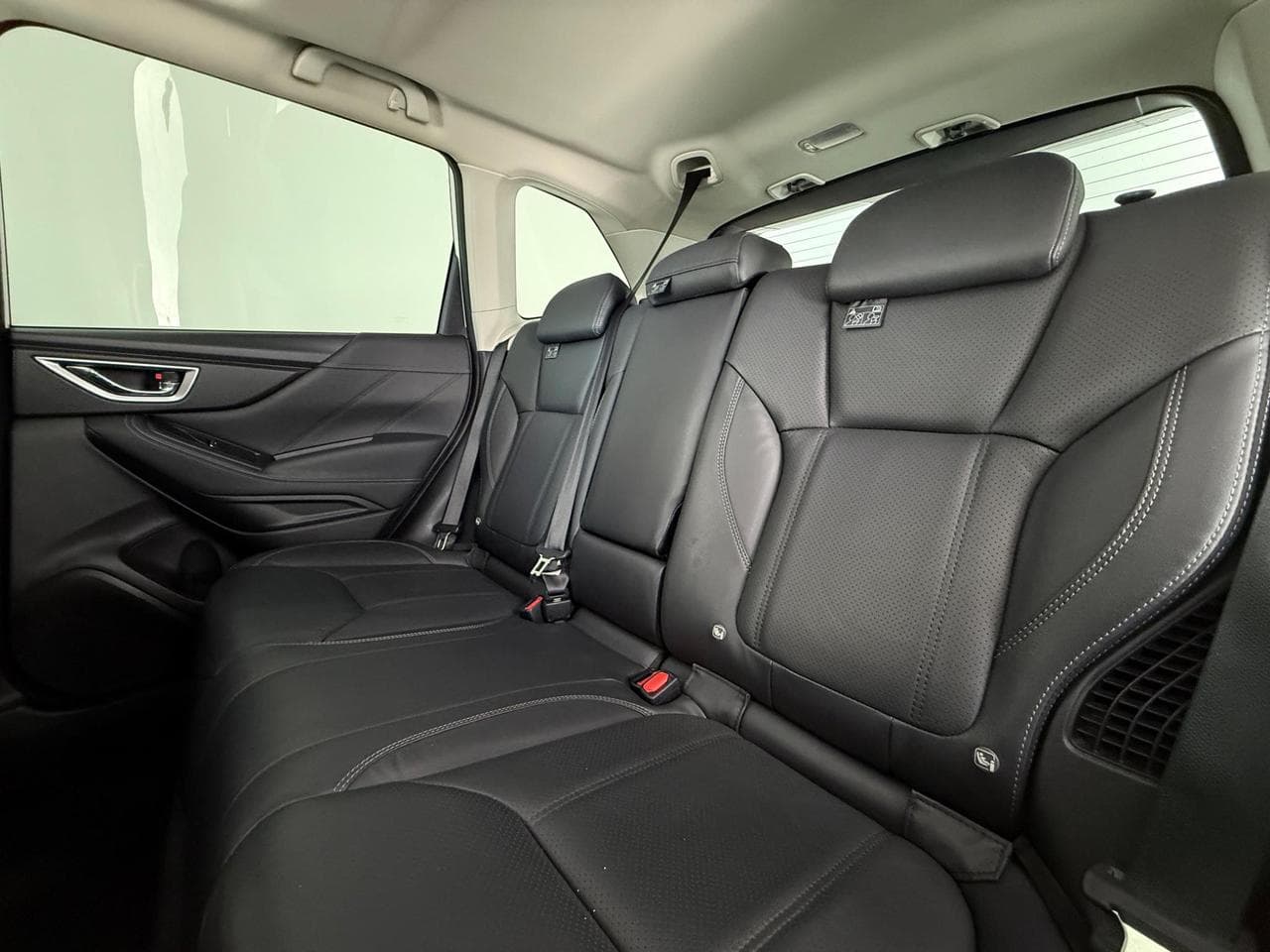 SUBARU Forester thumbnail Seats Rear