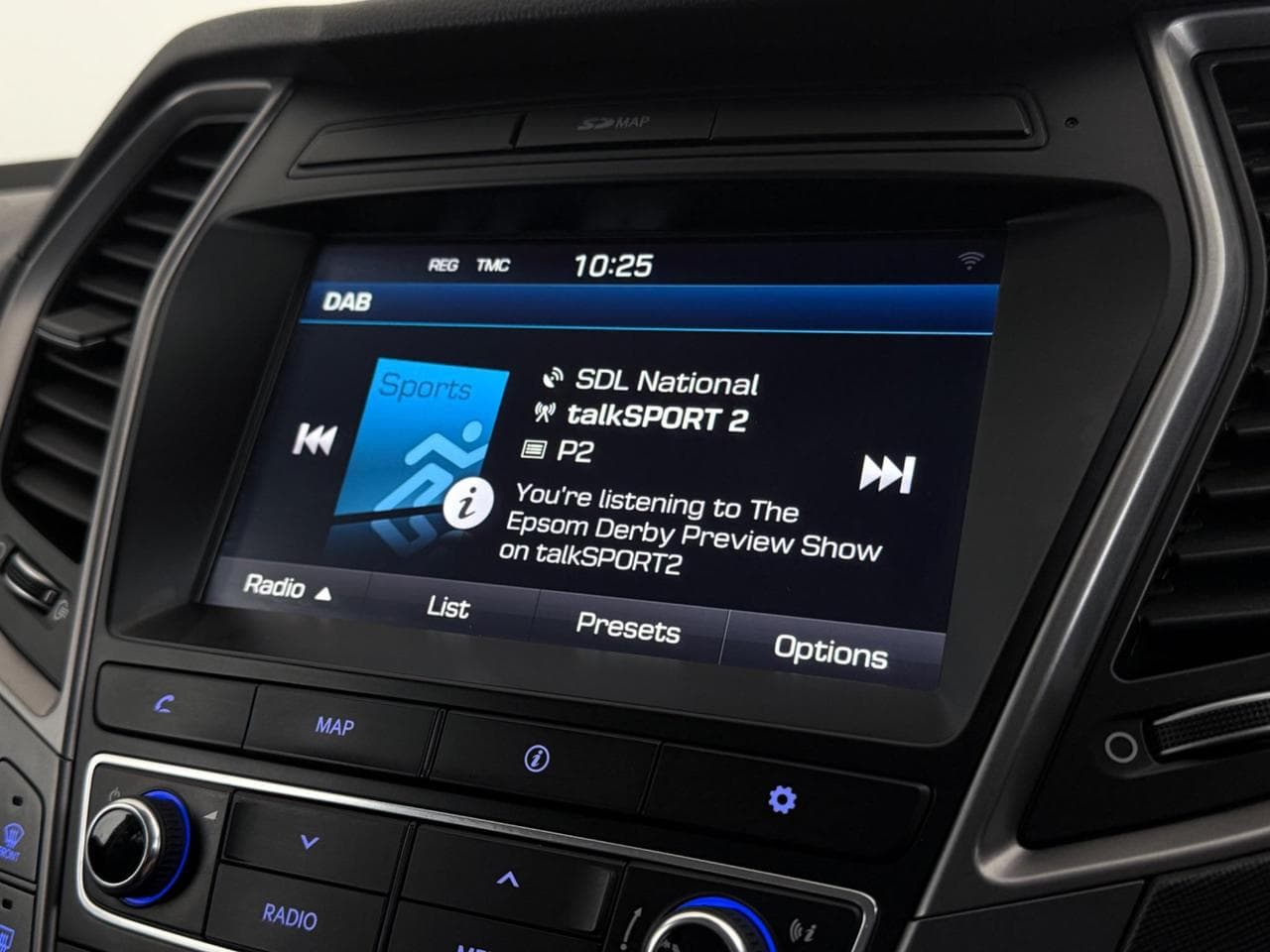 HYUNDAI Santa Fe thumbnail Infotainment System