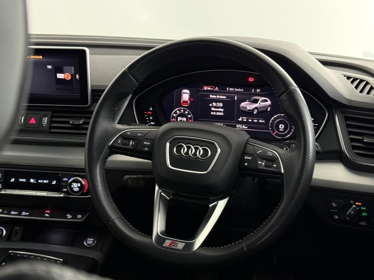 AUDI Q5 thumbnail Steering Wheel