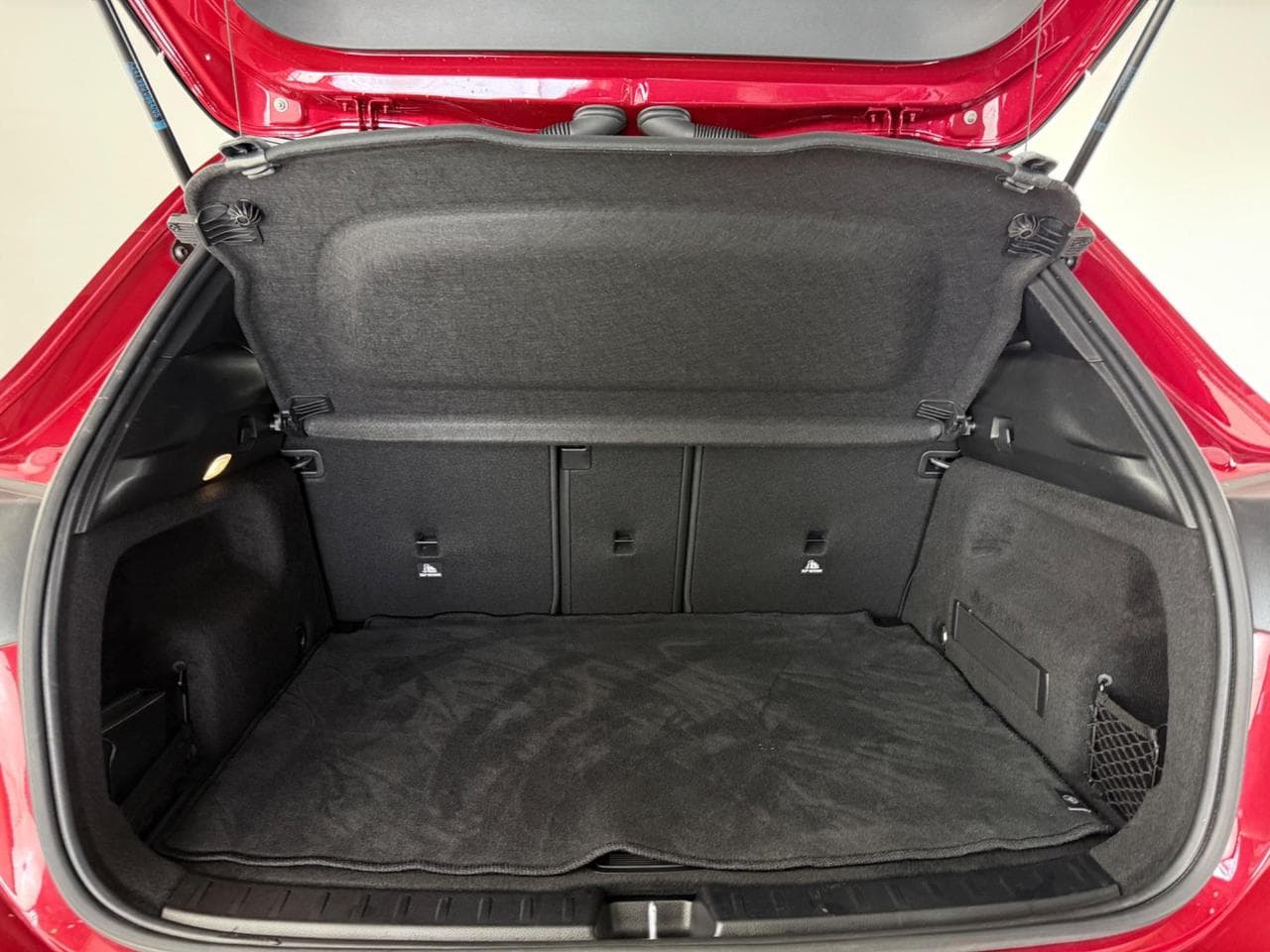 MERCEDES-BENZ GLA thumbnail Boot