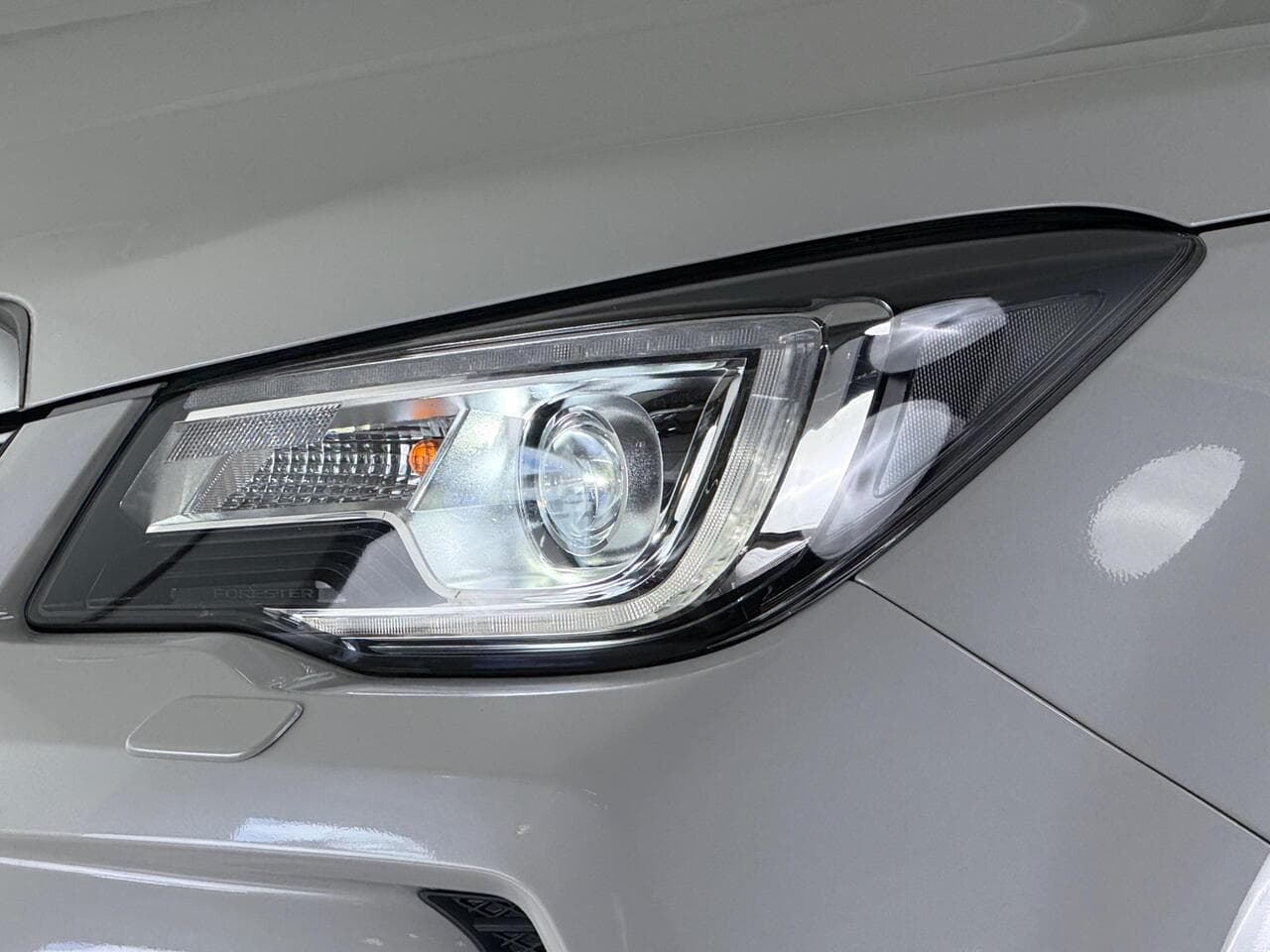 SUBARU Forester thumbnail Lights Front