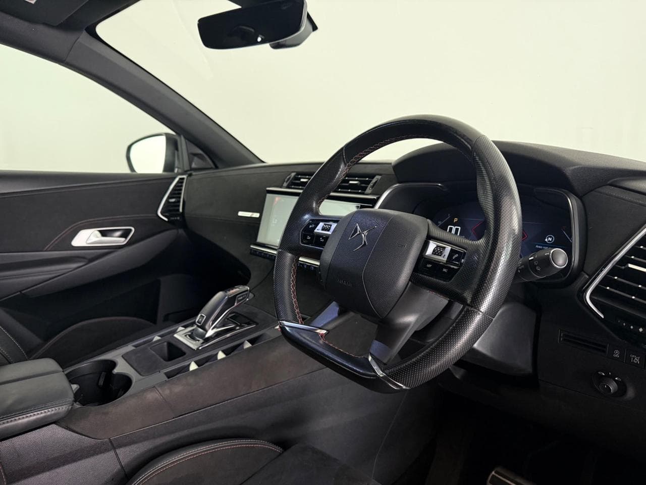 DS 7 Crossback thumbnail Interior Front