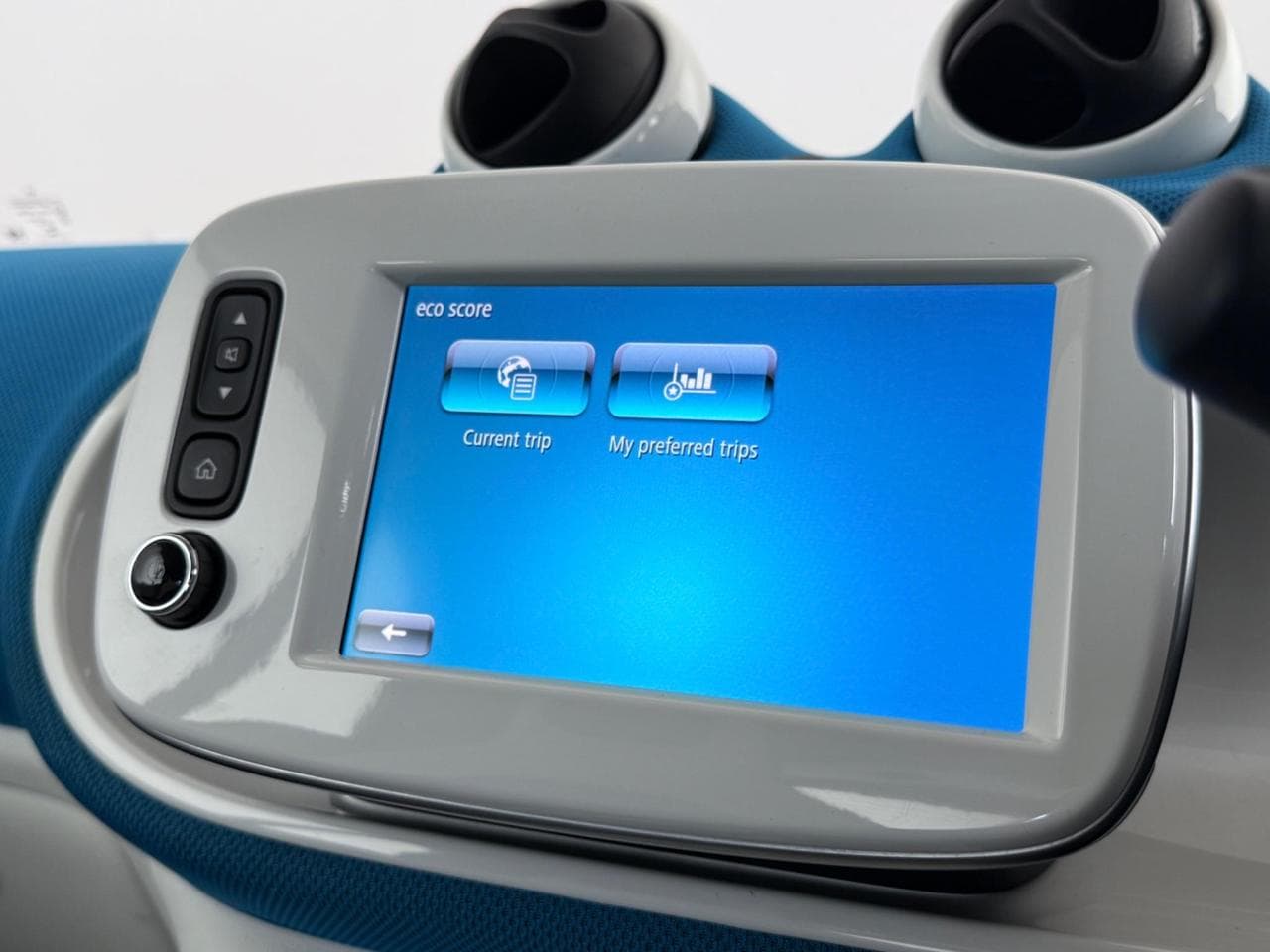 SMART fortwo thumbnail Infotainment System