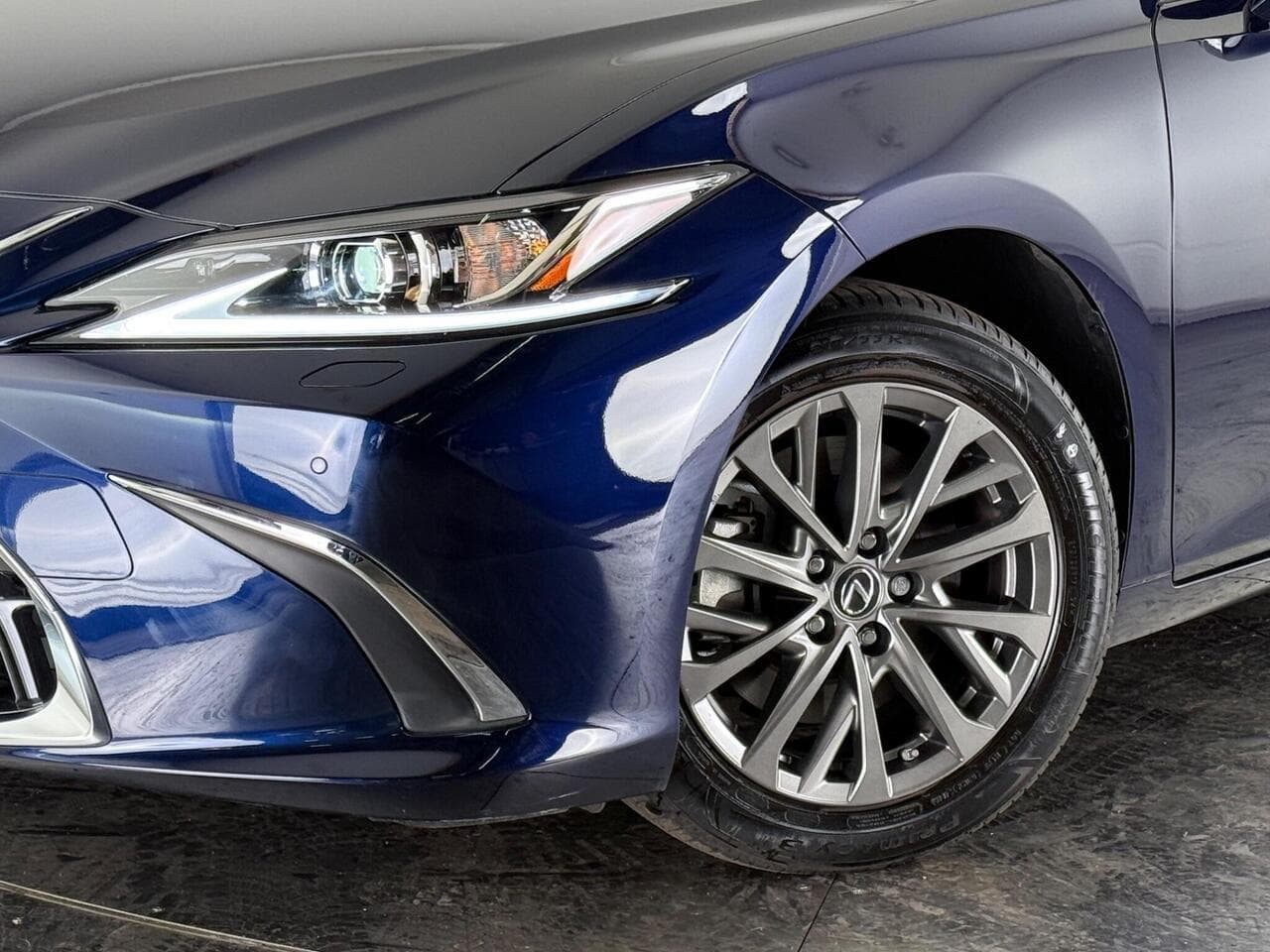 LEXUS ES thumbnail Wheel