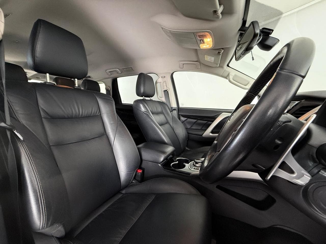 MITSUBISHI Shogun Sport thumbnail Seat Driver
