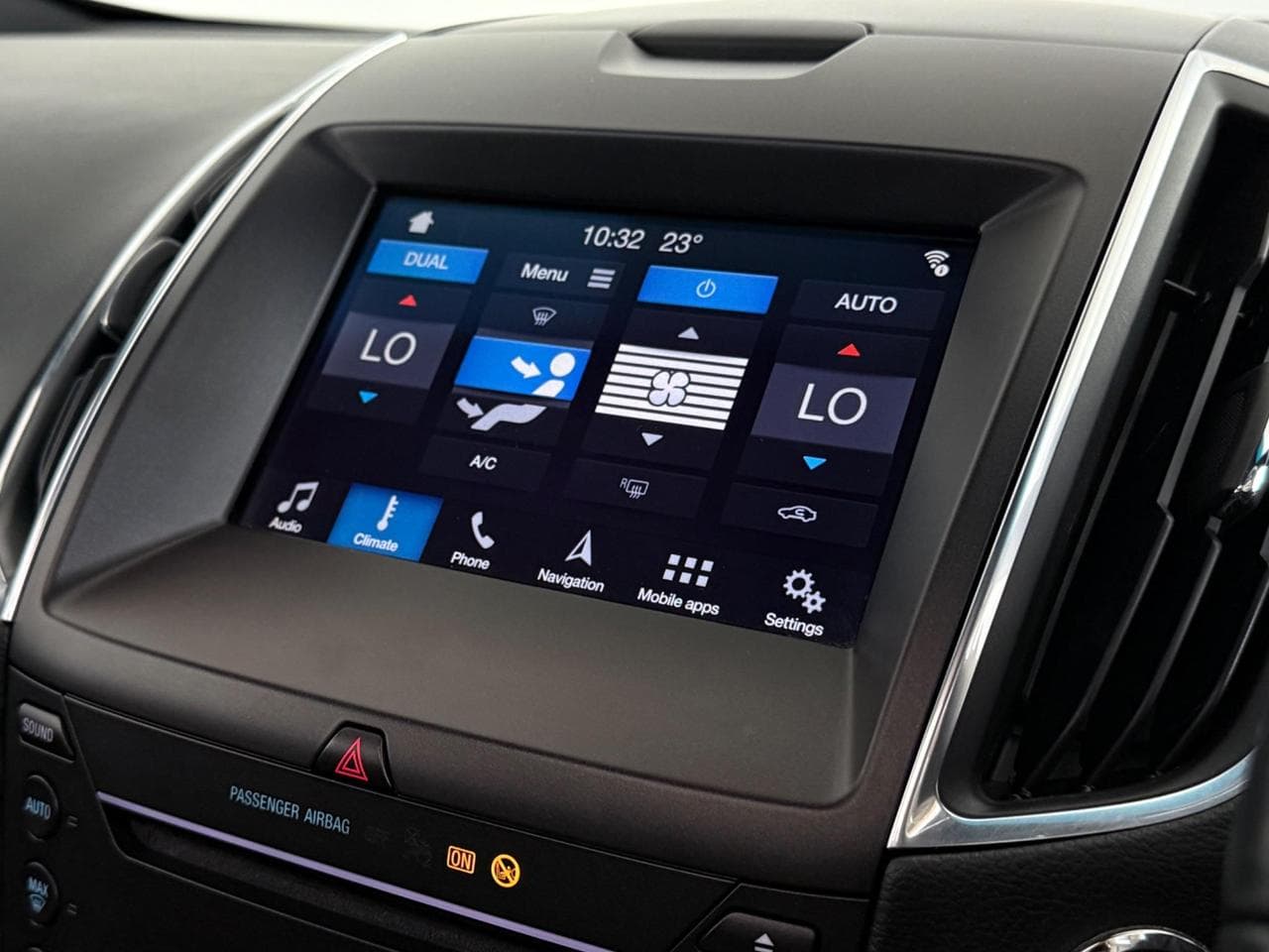 Ford Edge thumbnail Infotainment System