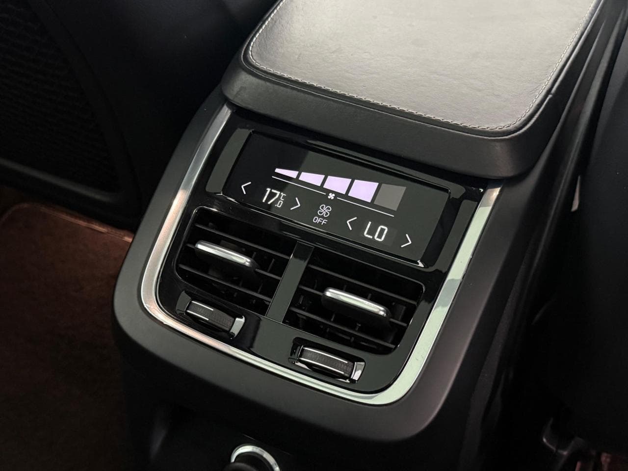 VOLVO XC90 thumbnail Misc Controls