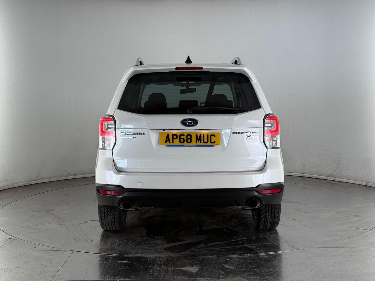 SUBARU Forester thumbnail Rear