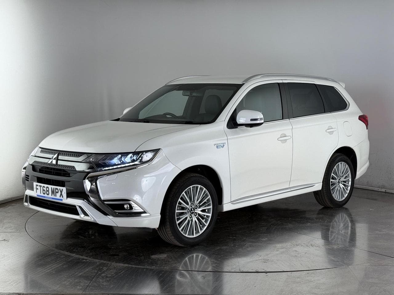 MITSUBISHI Outlander thumbnail Front Left
