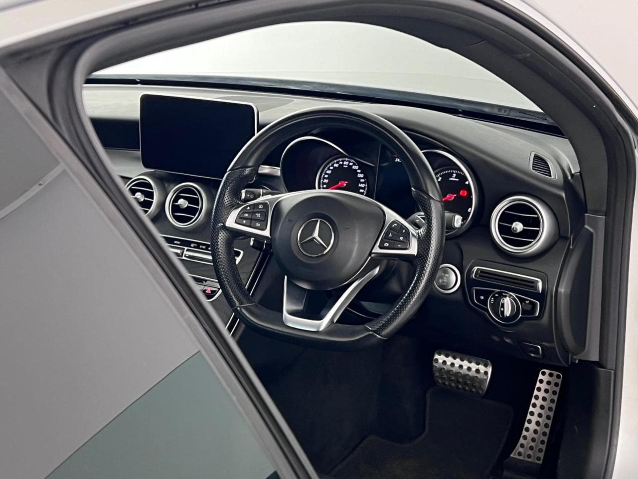 MERCEDES-BENZ C-Class thumbnail Steering Wheel