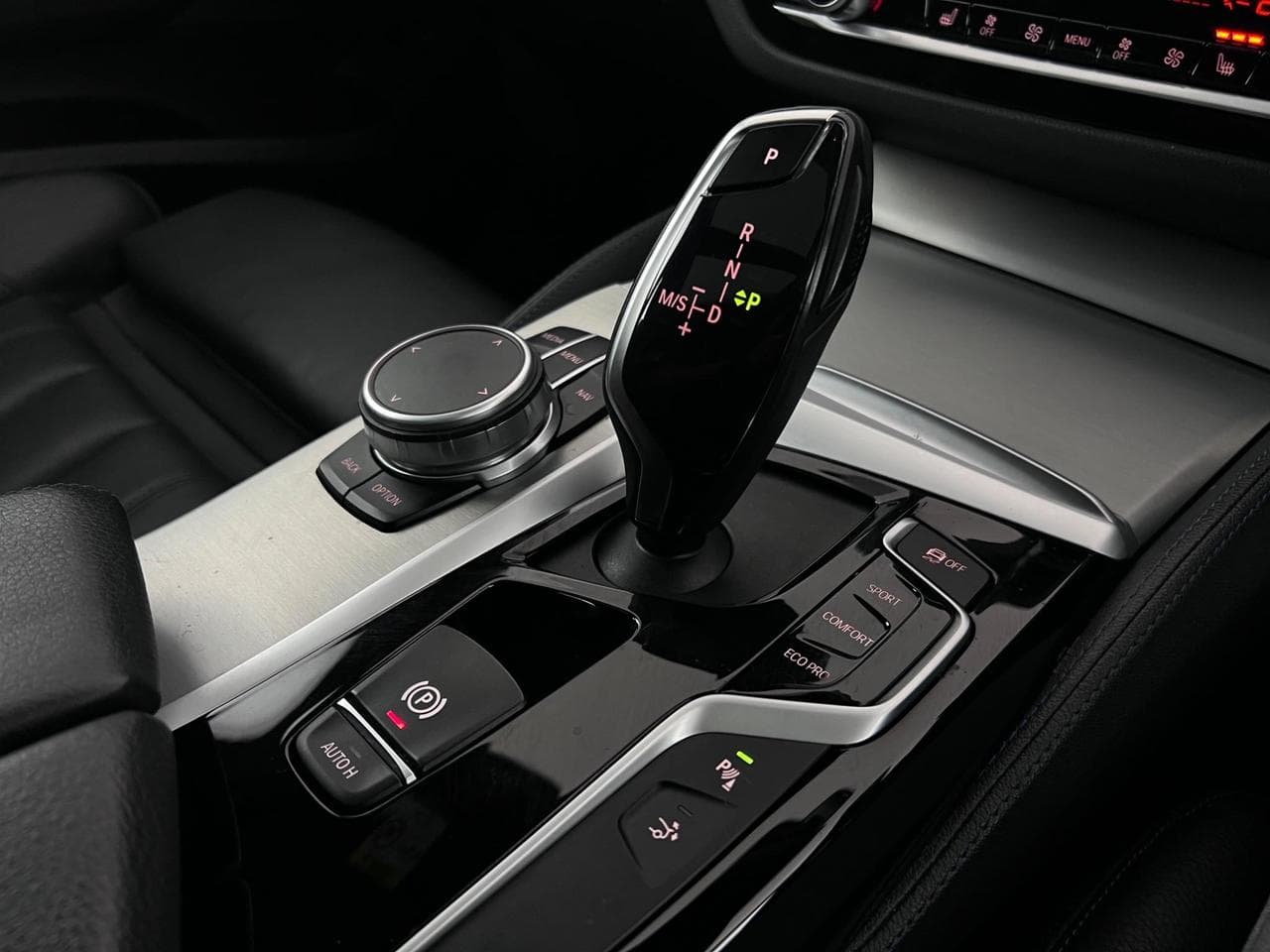 BMW 6 SERIES thumbnail Interior Front