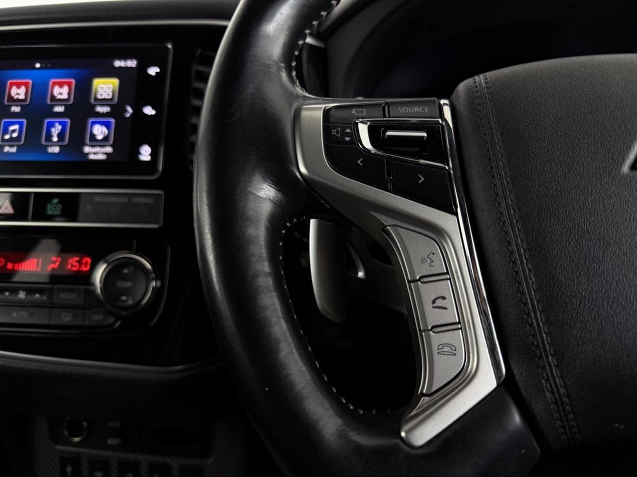 MITSUBISHI OUTLANDER thumbnail Misc Controls