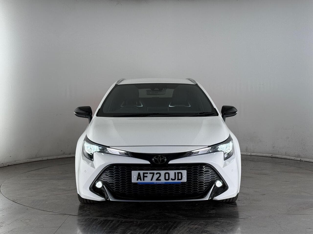 TOYOTA Corolla thumbnail Front