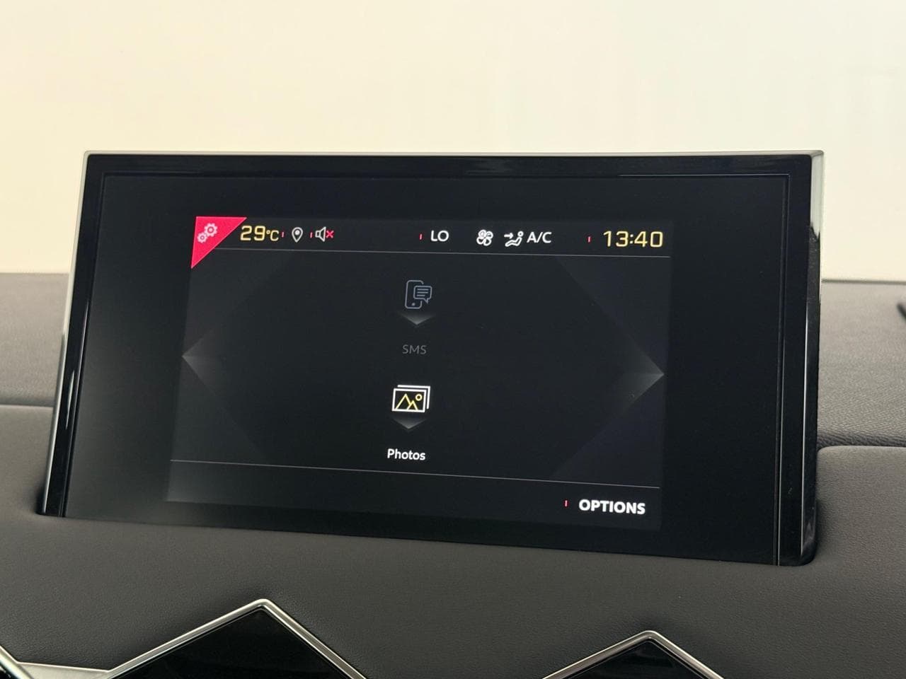 DS 3 Crossback thumbnail Infotainment System