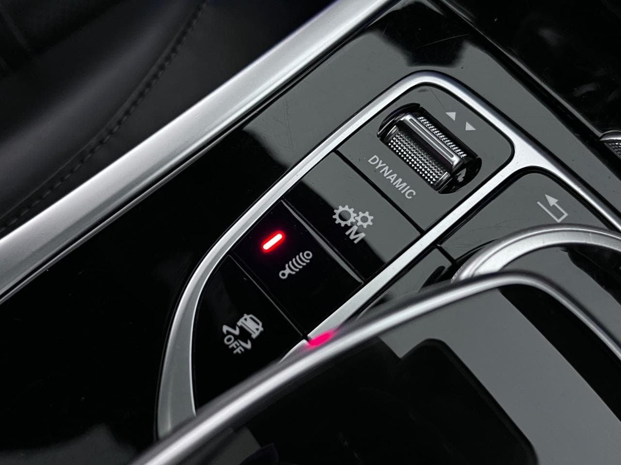 MERCEDES-BENZ G-Class thumbnail Misc Controls