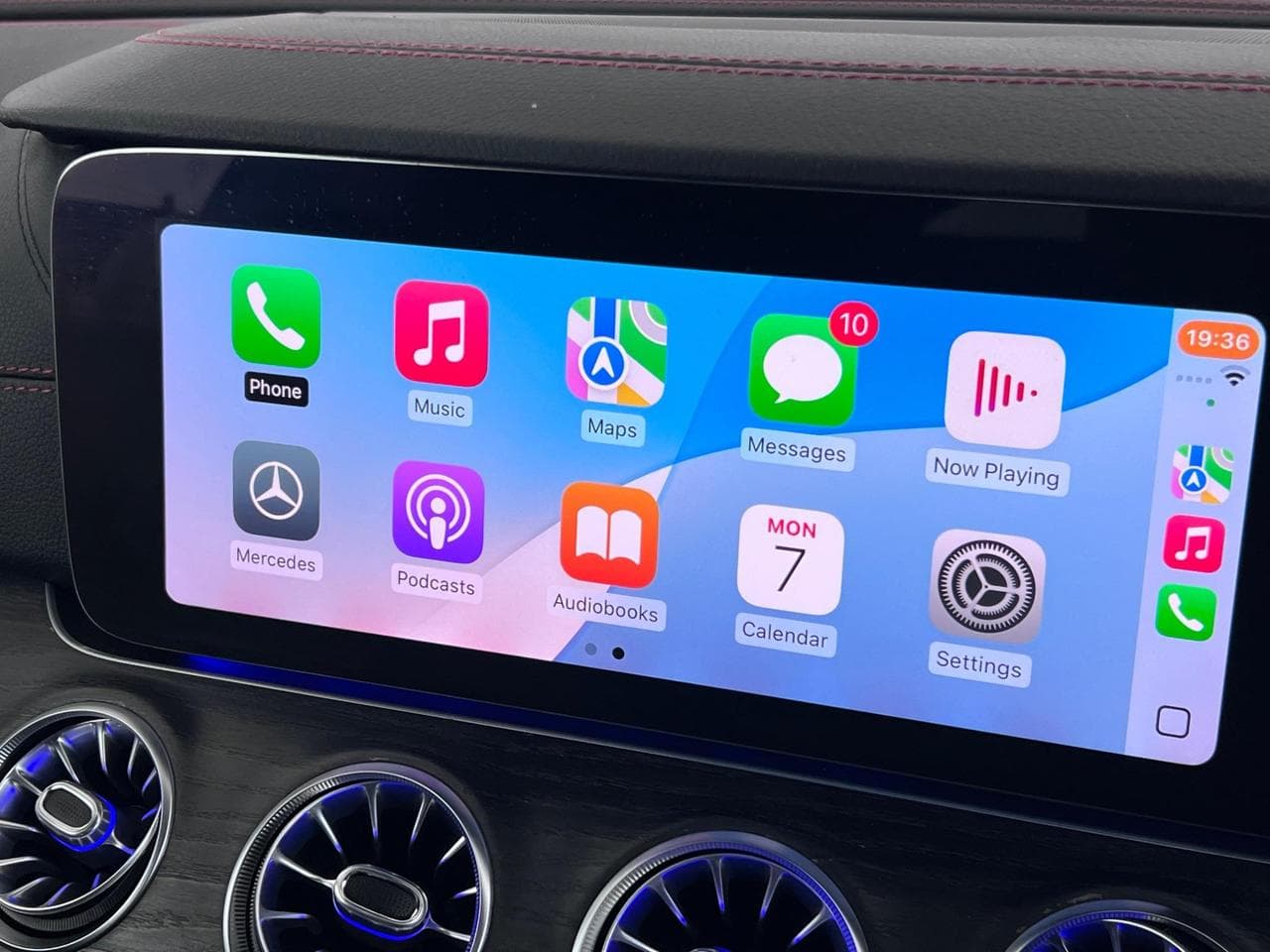 MERCEDES-BENZ E-Class thumbnail Infotainment System