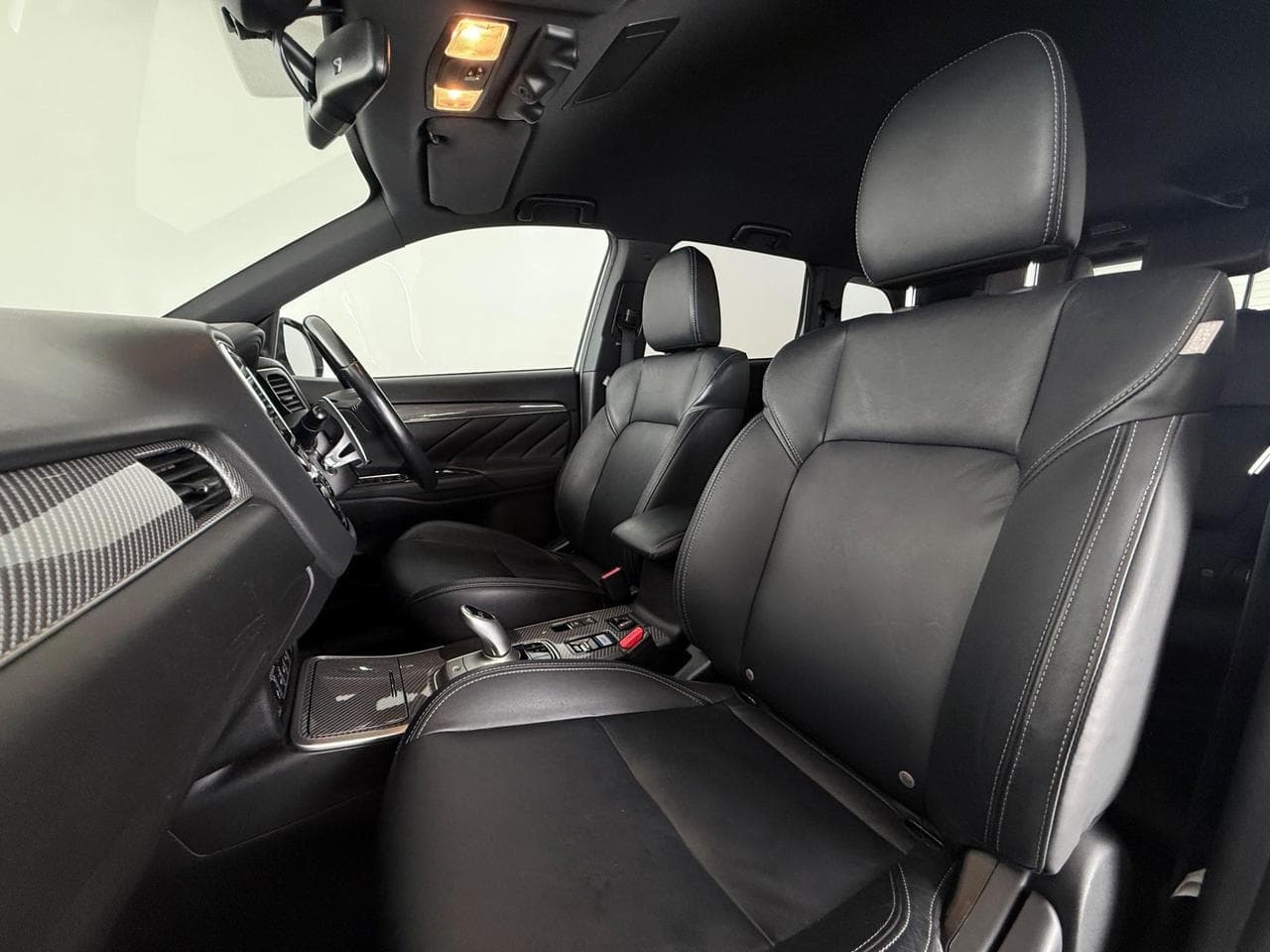 MITSUBISHI Outlander thumbnail Seat Front Passenger