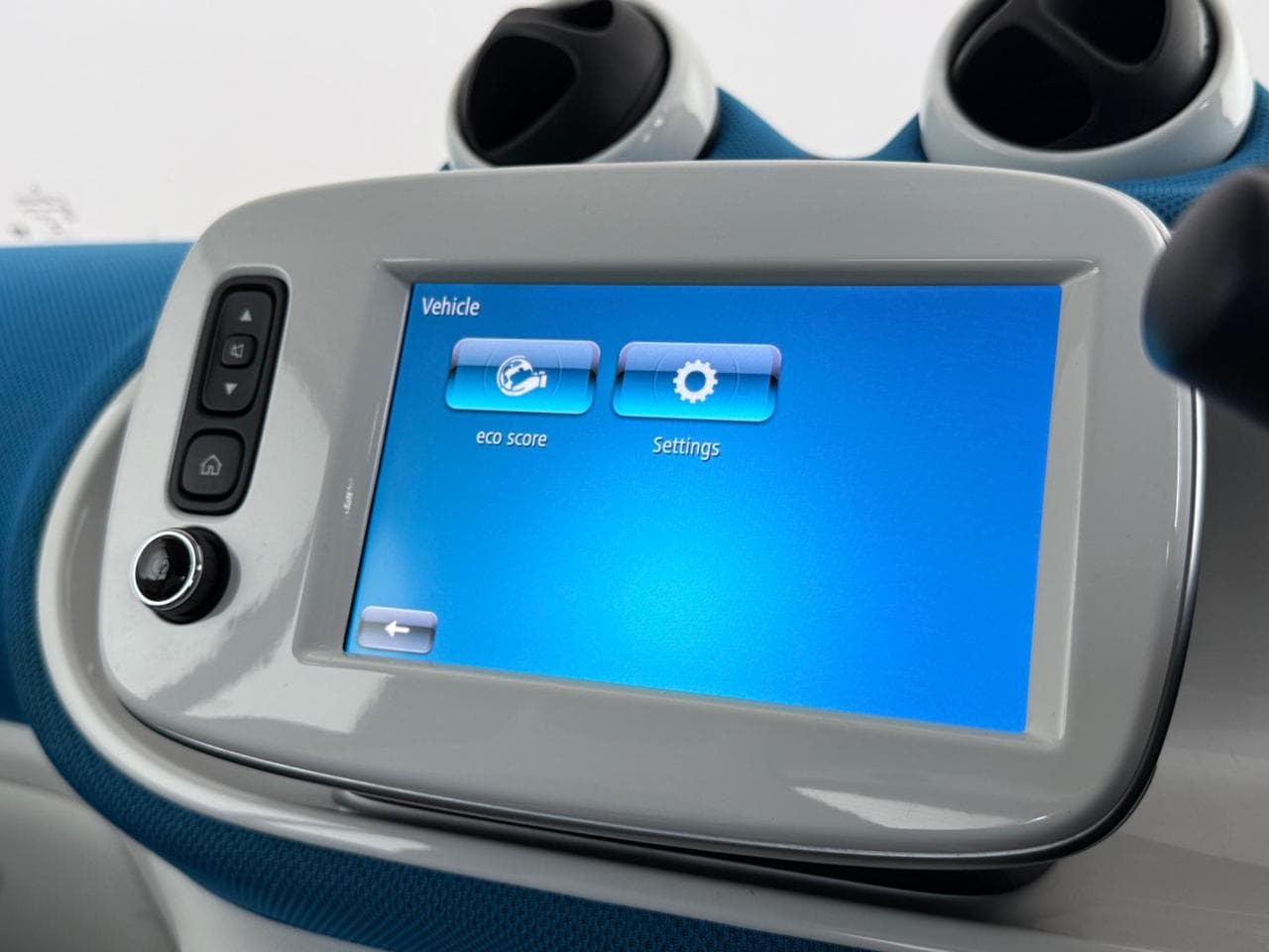 SMART fortwo thumbnail Infotainment System
