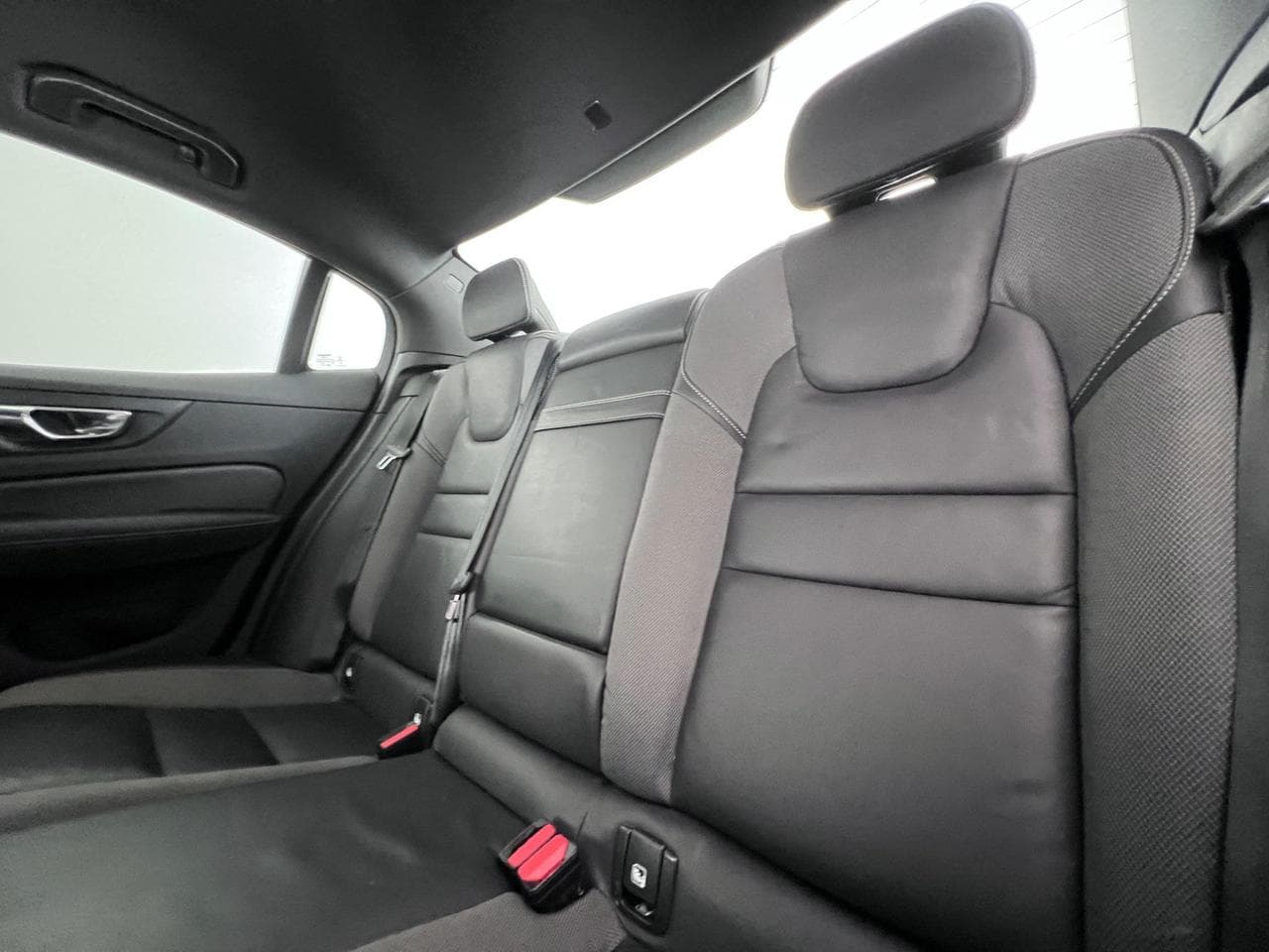 VOLVO S60 thumbnail Seats Rear