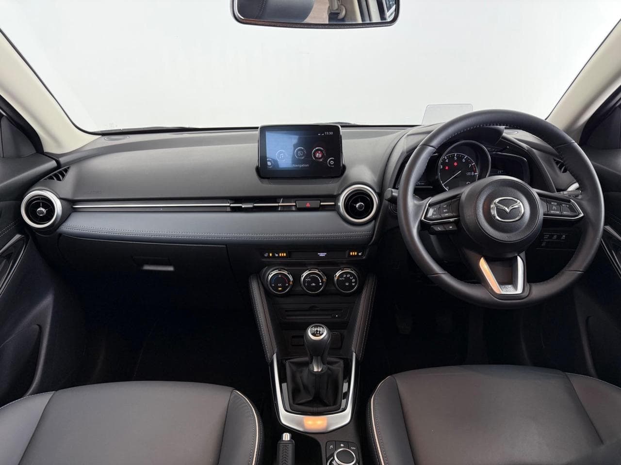 MAZDA 2 thumbnail Interior Front