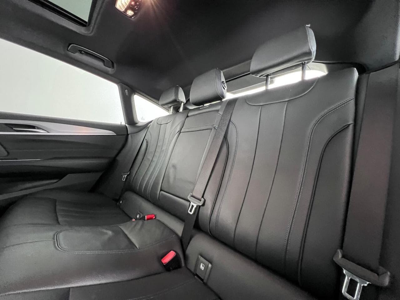BMW 6 SERIES thumbnail Seats Rear