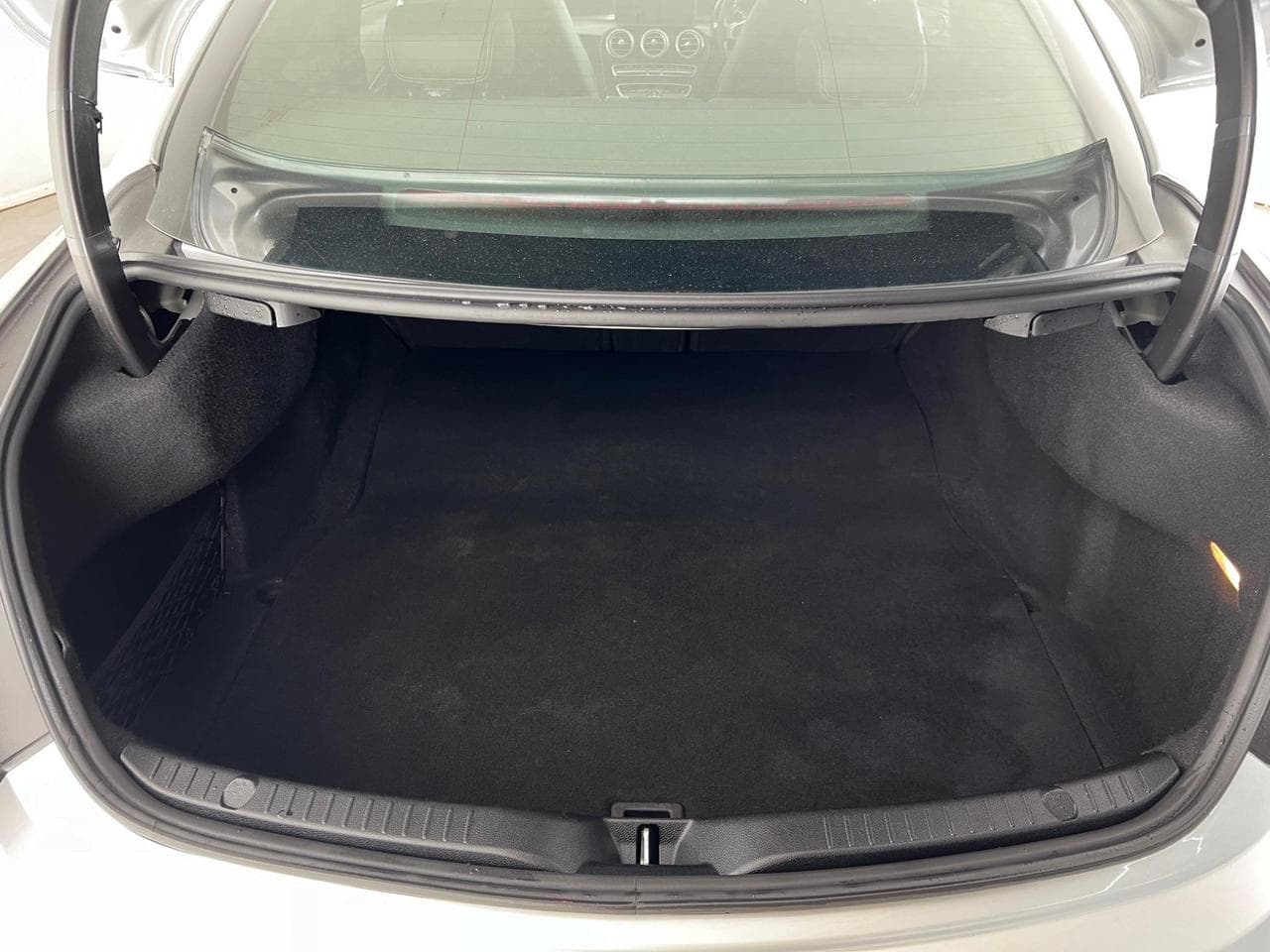 MERCEDES-BENZ C-Class thumbnail Boot