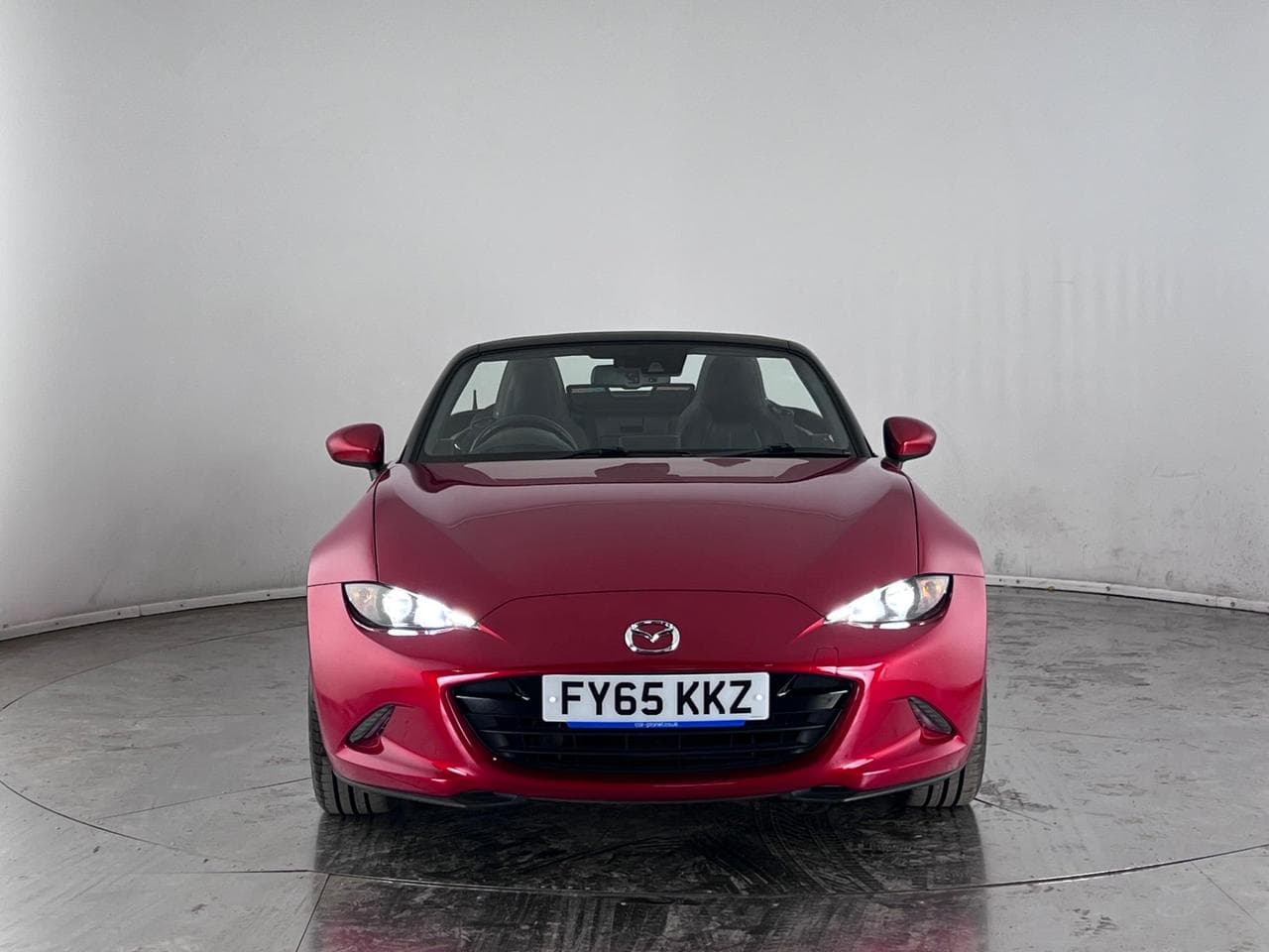 MAZDA MX-5 thumbnail Front