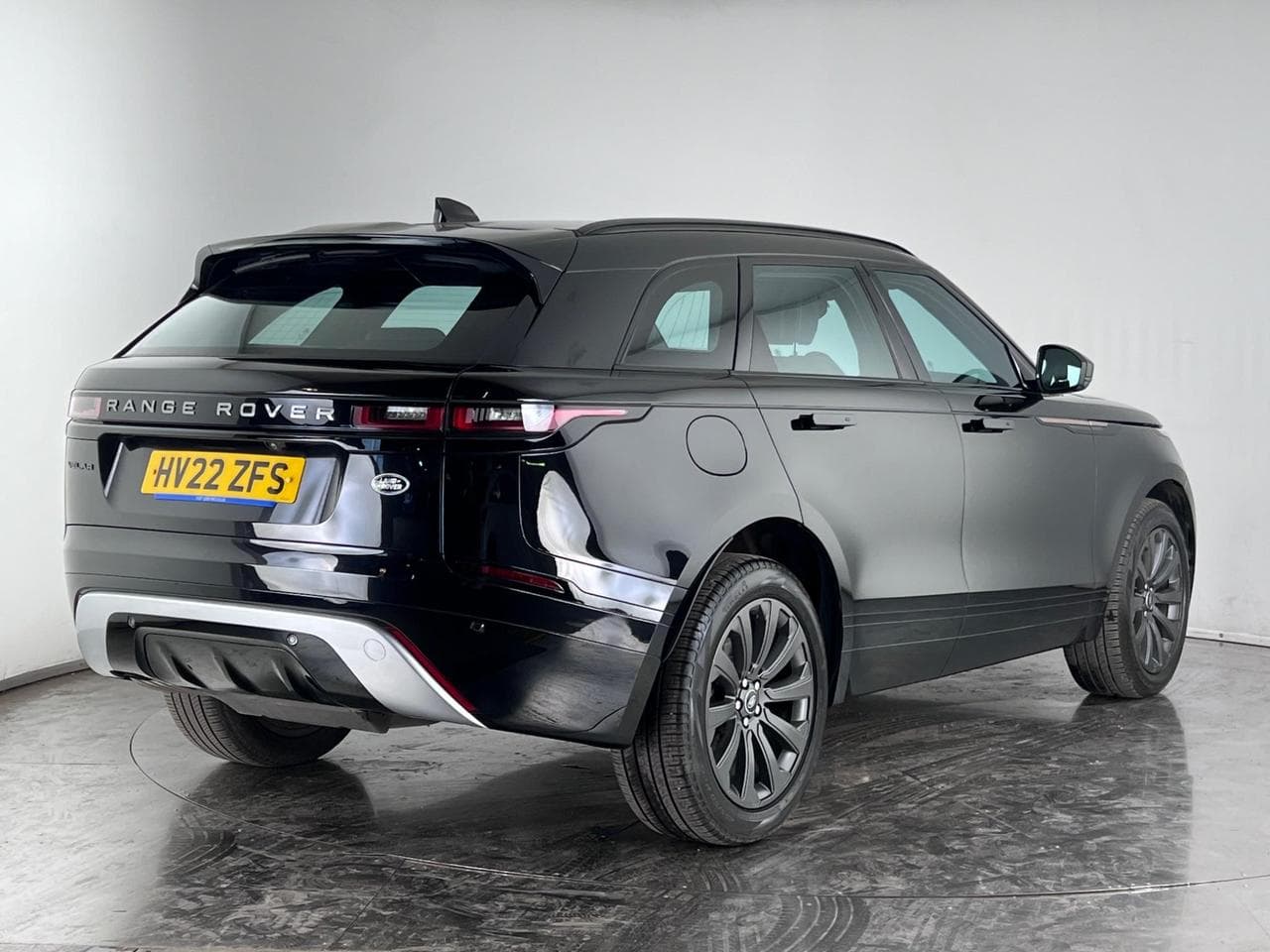 LAND ROVER Range Rover Velar thumbnail Rear Right