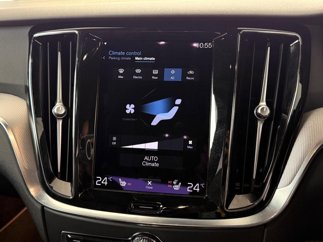 VOLVO S60 thumbnail Infotainment System