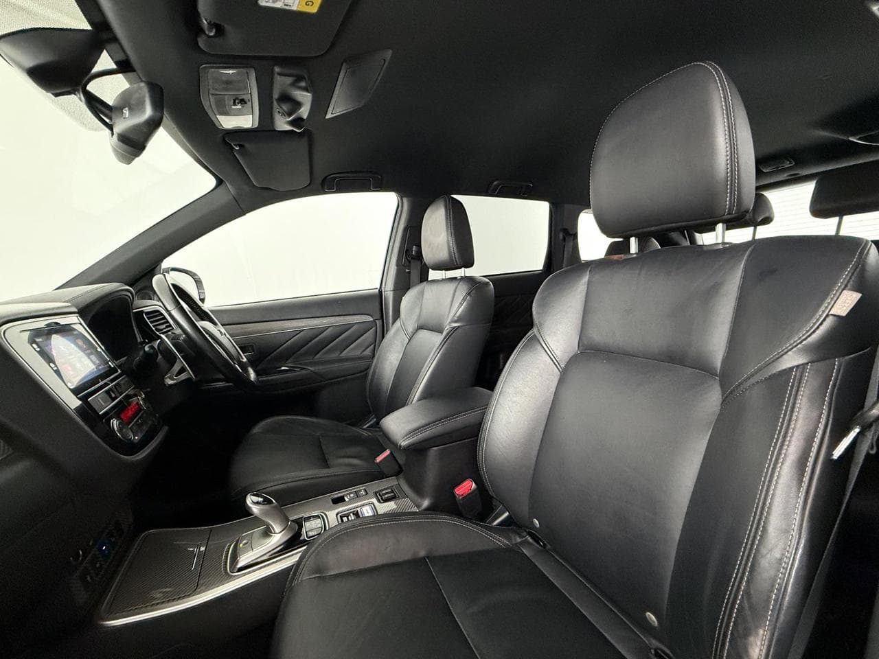 MITSUBISHI OUTLANDER thumbnail Seat Front Passenger