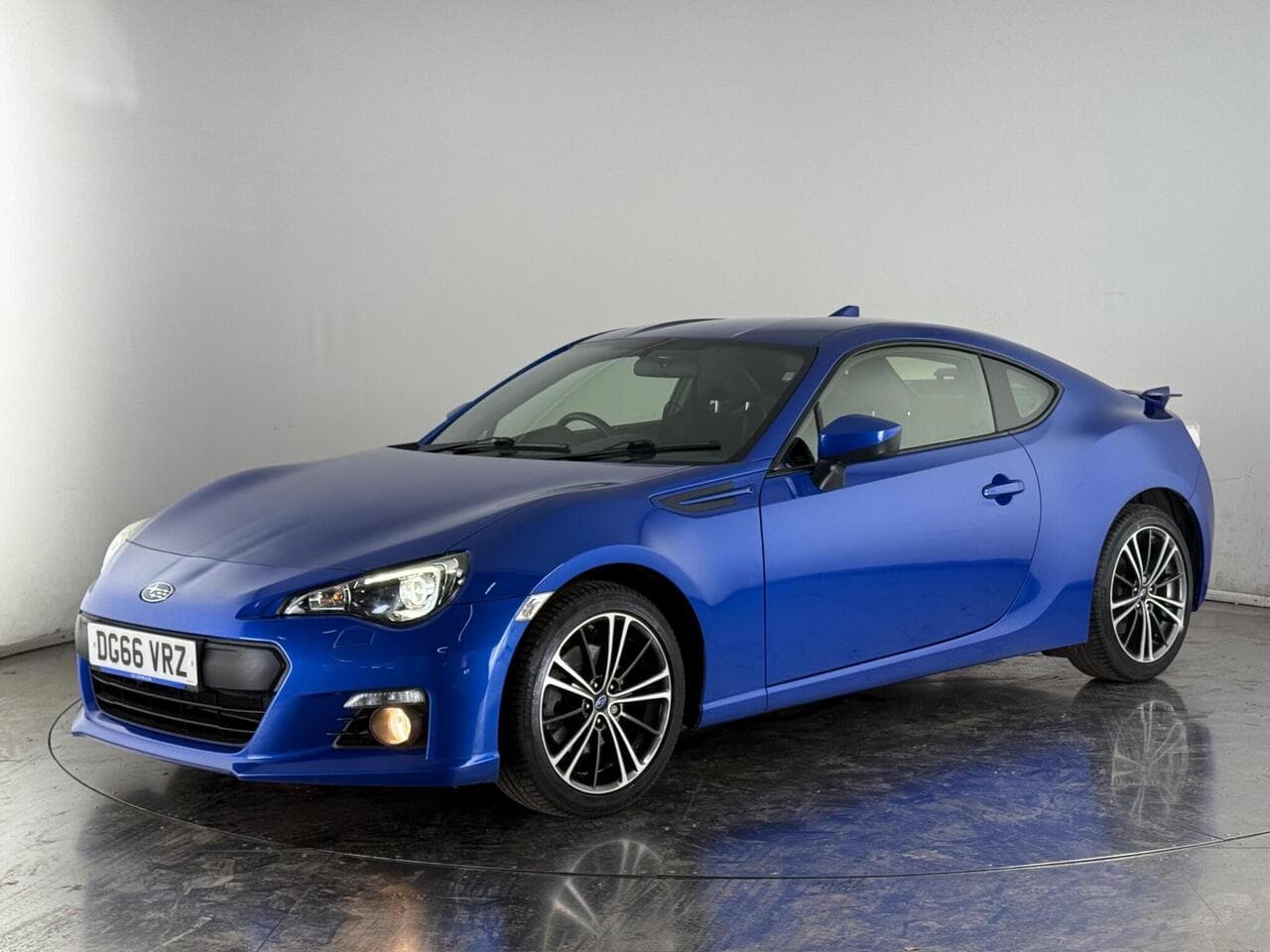 SUBARU BRZ thumbnail Front Left