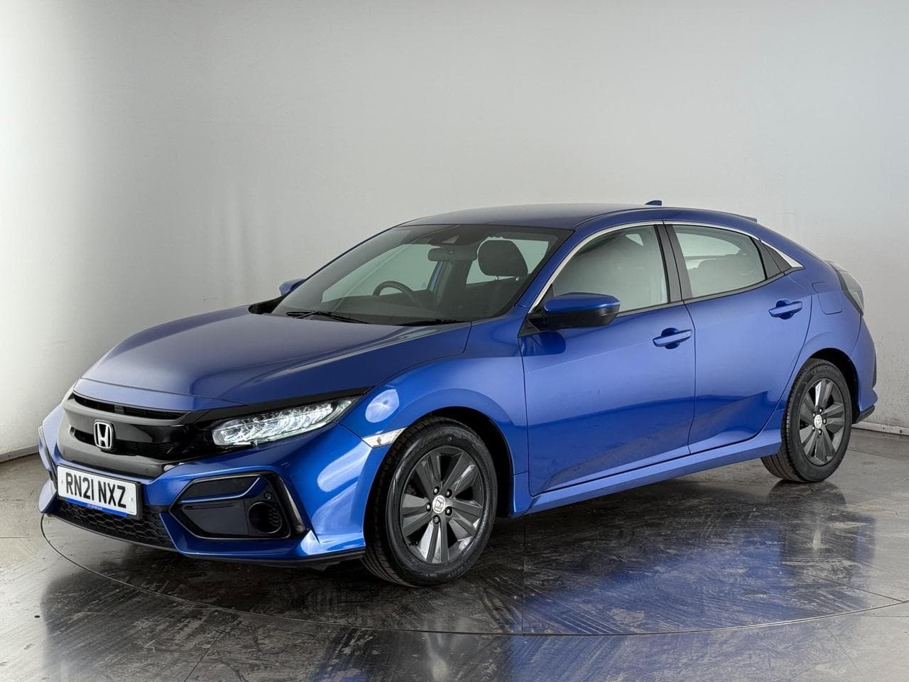 Honda Civic thumbnail Front Left