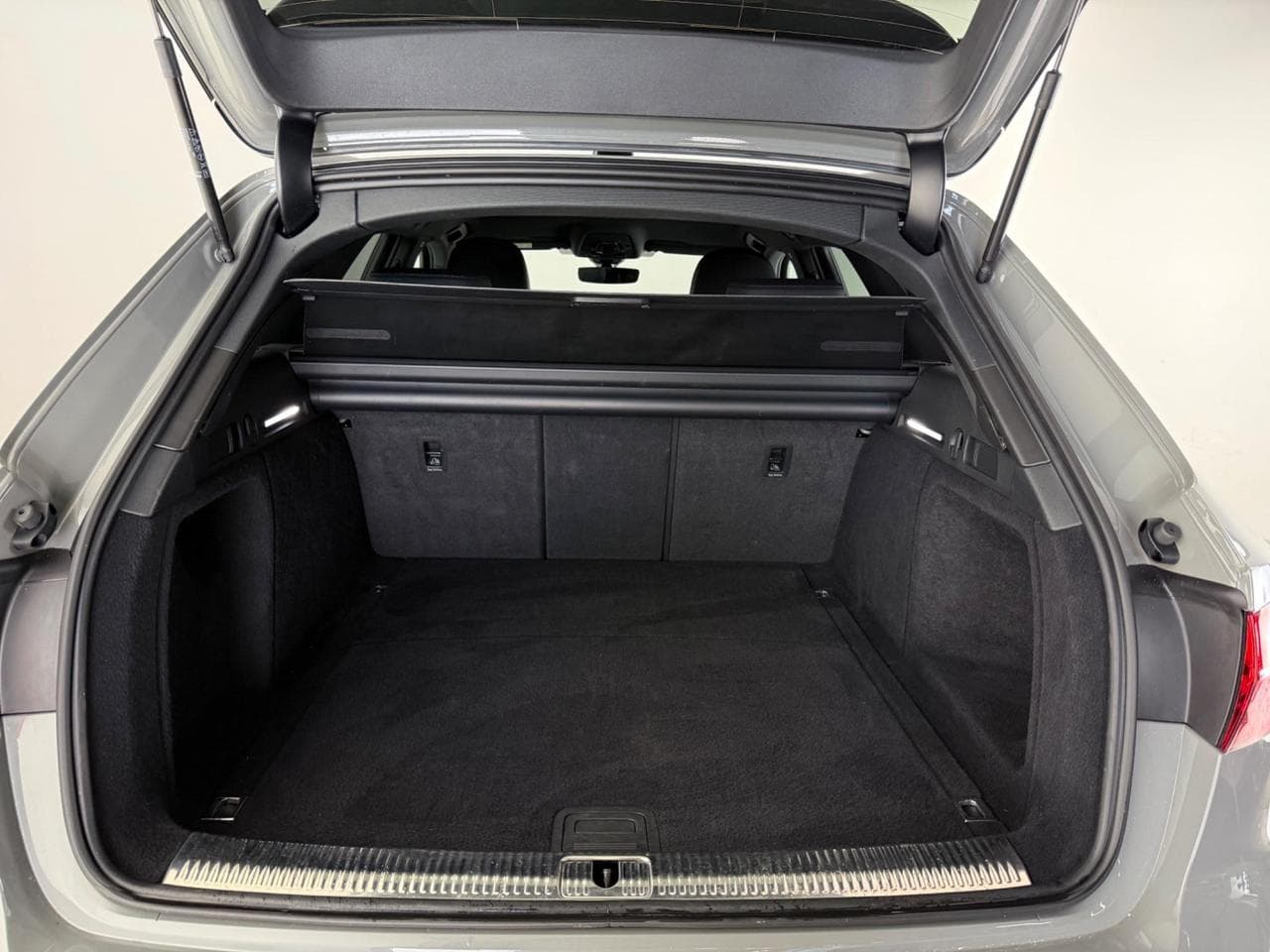 AUDI A4 thumbnail Boot