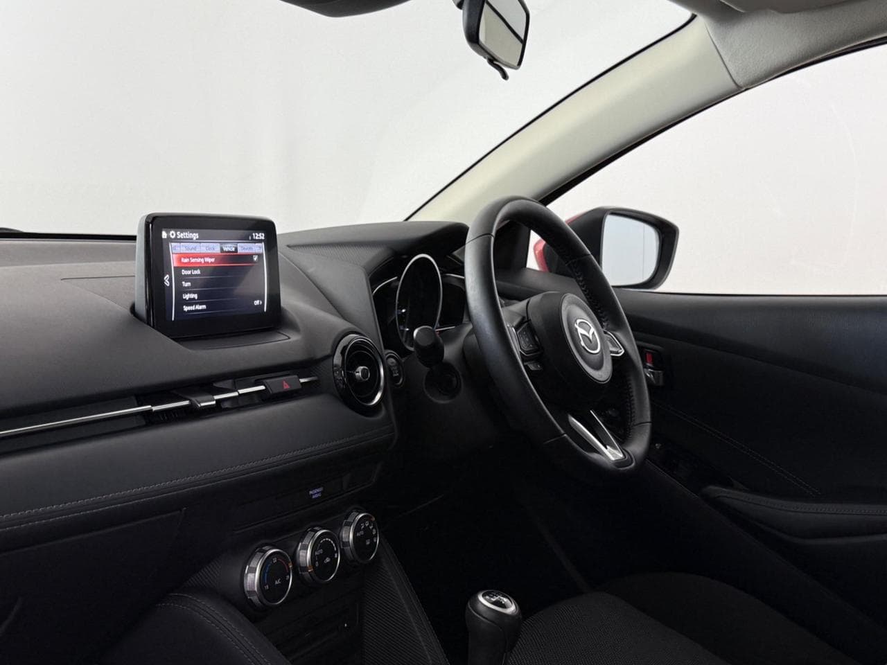 MAZDA 2 thumbnail Interior Front