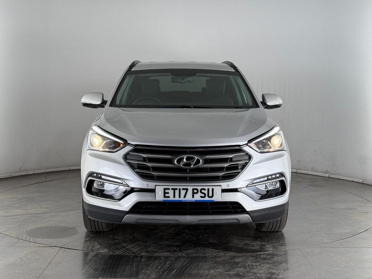 HYUNDAI Santa Fe thumbnail Front