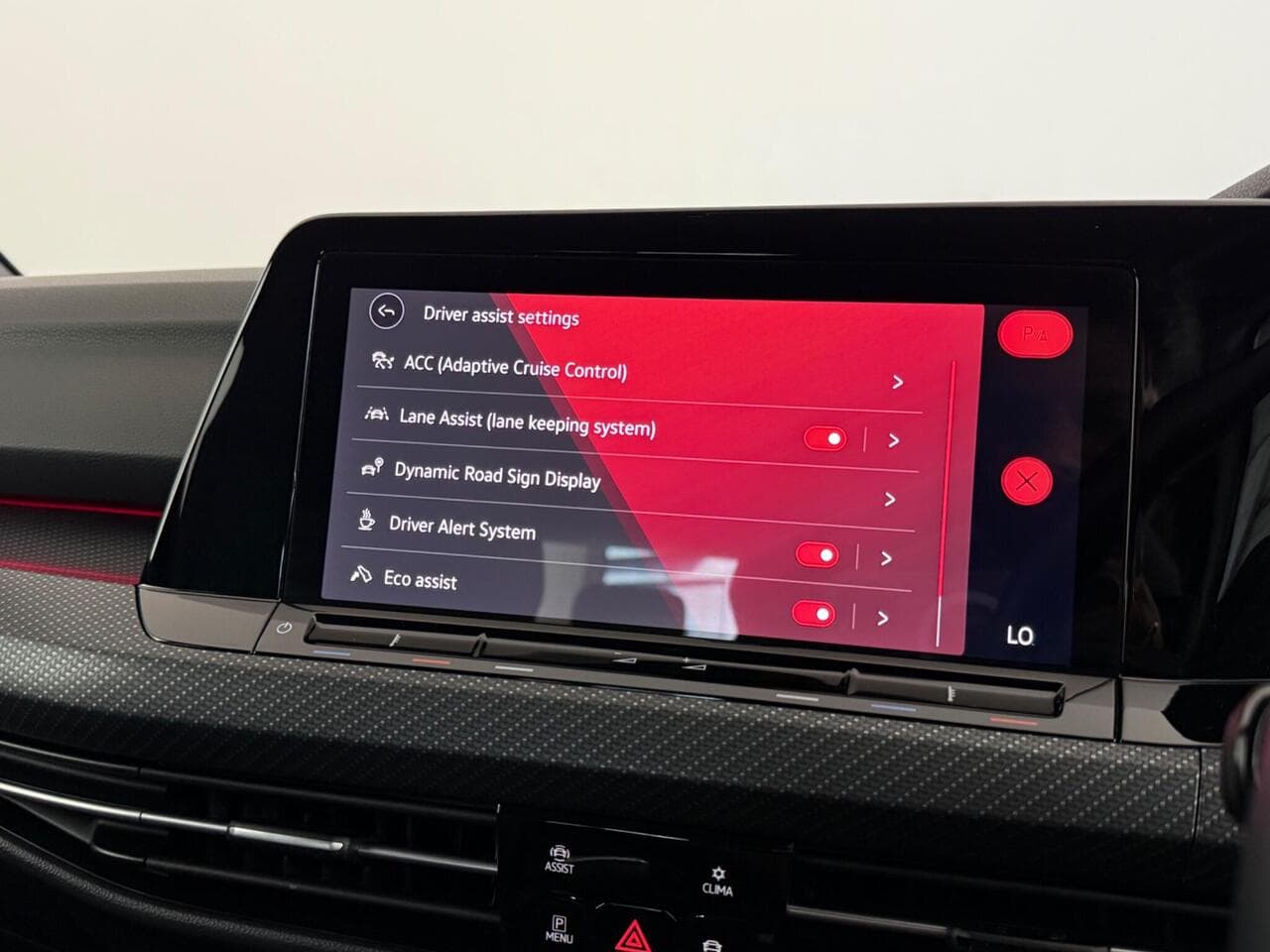 VOLKSWAGEN Golf thumbnail Infotainment System