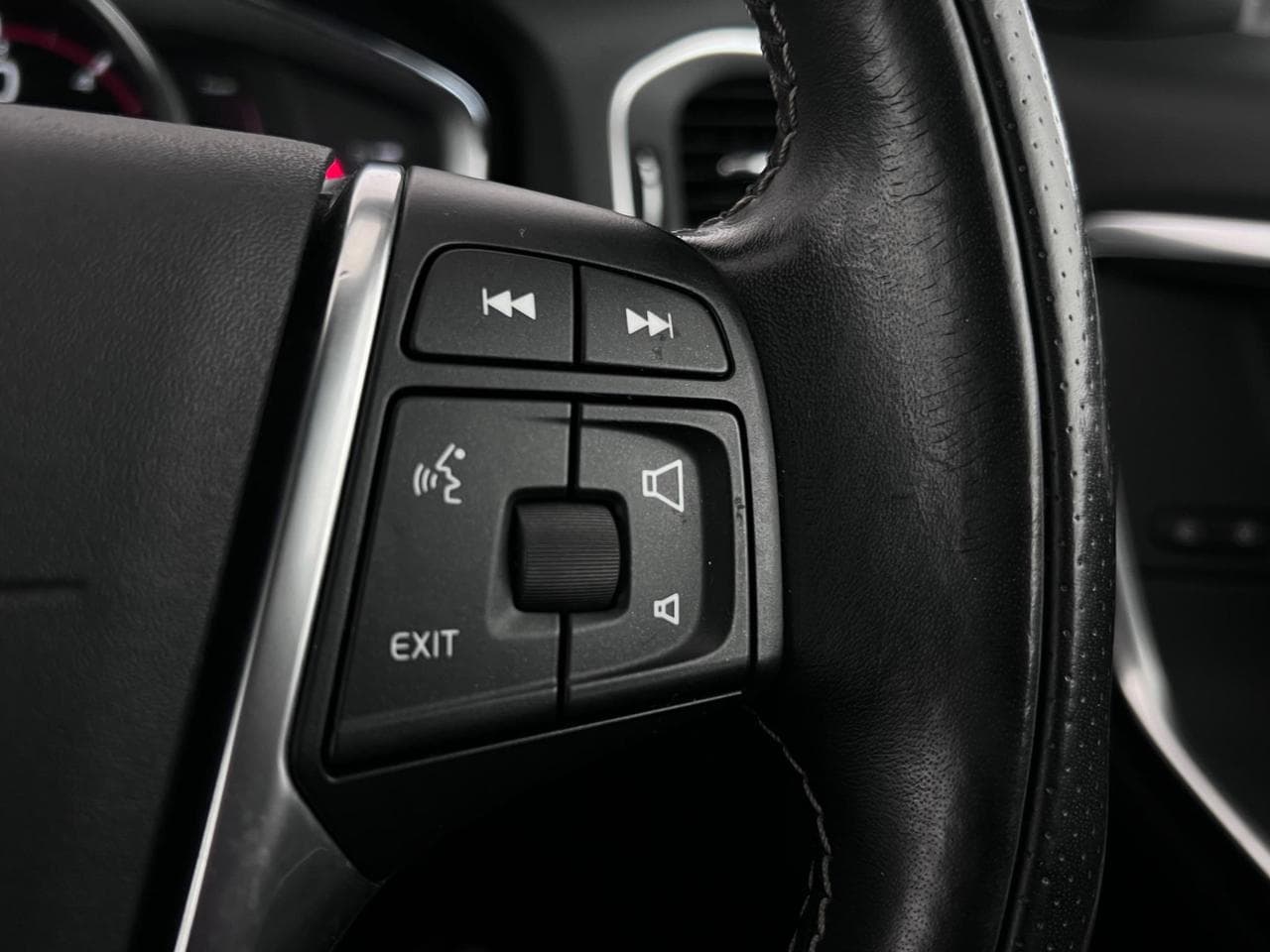 VOLVO S60 thumbnail Misc Controls