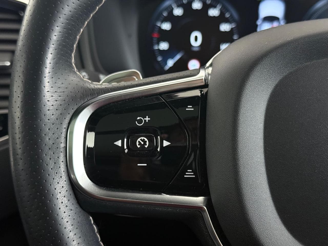 VOLVO XC90 thumbnail Misc Controls