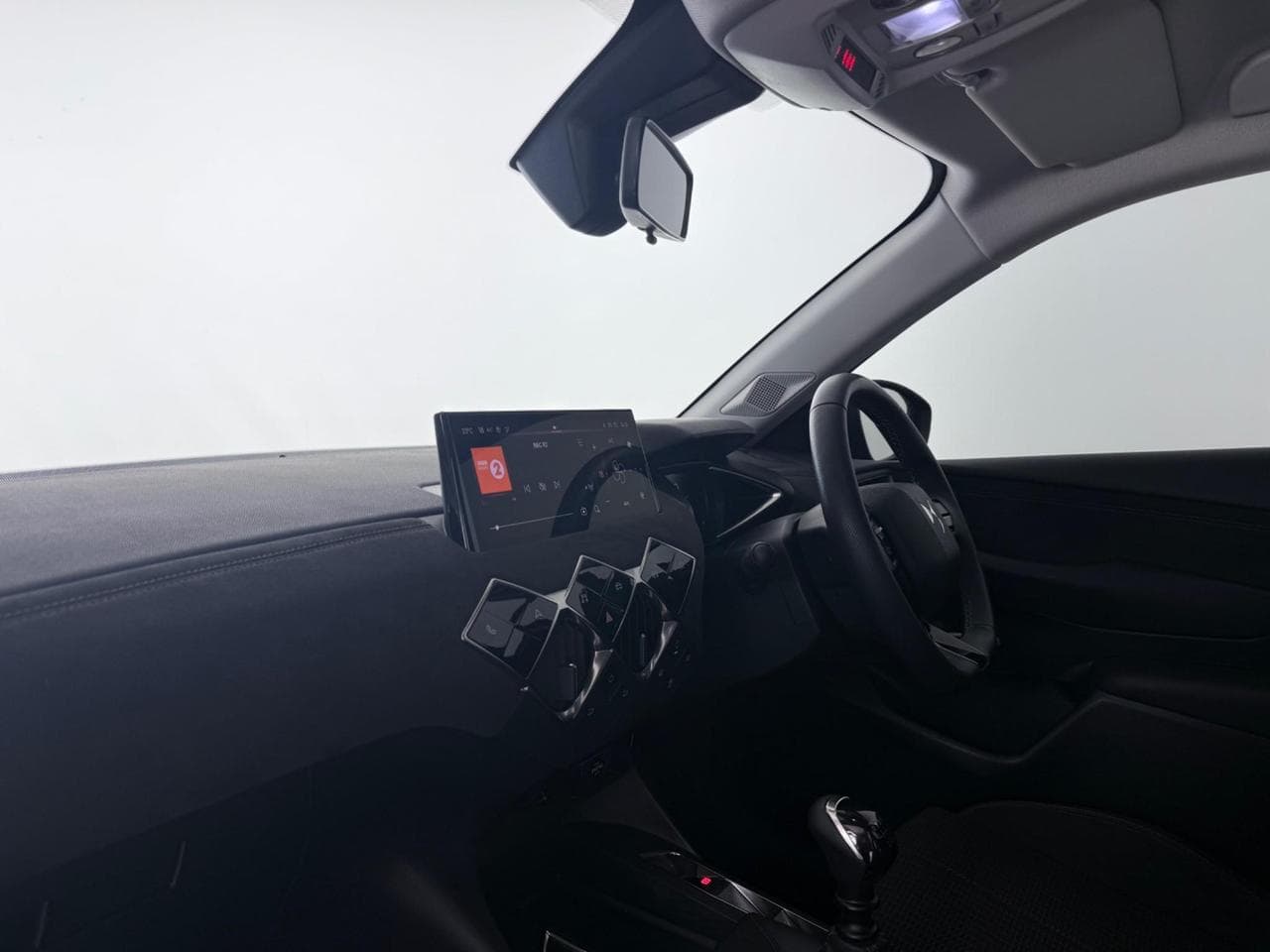 DS 3 thumbnail Interior Front