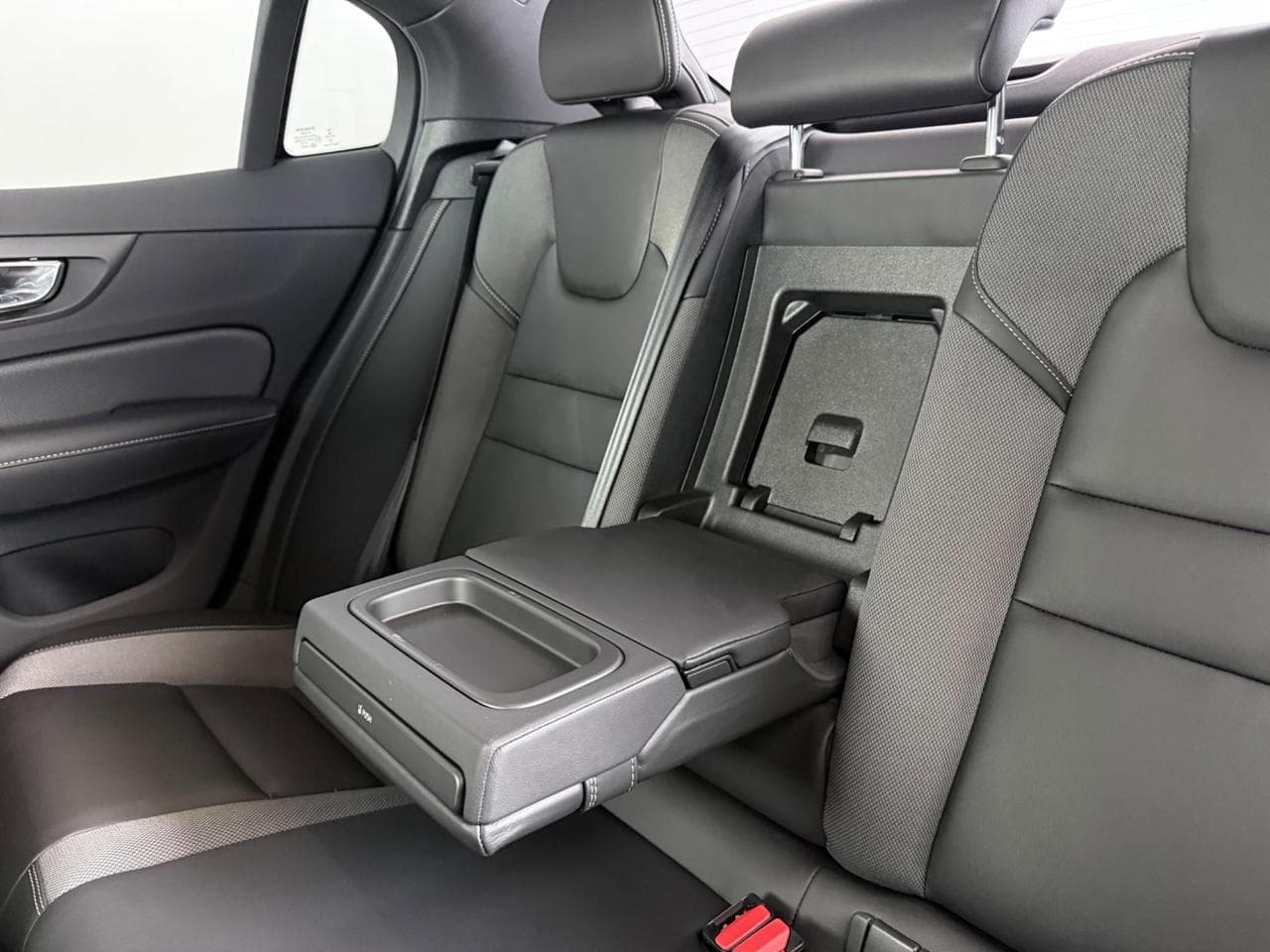 VOLVO S60 thumbnail Seats Rear