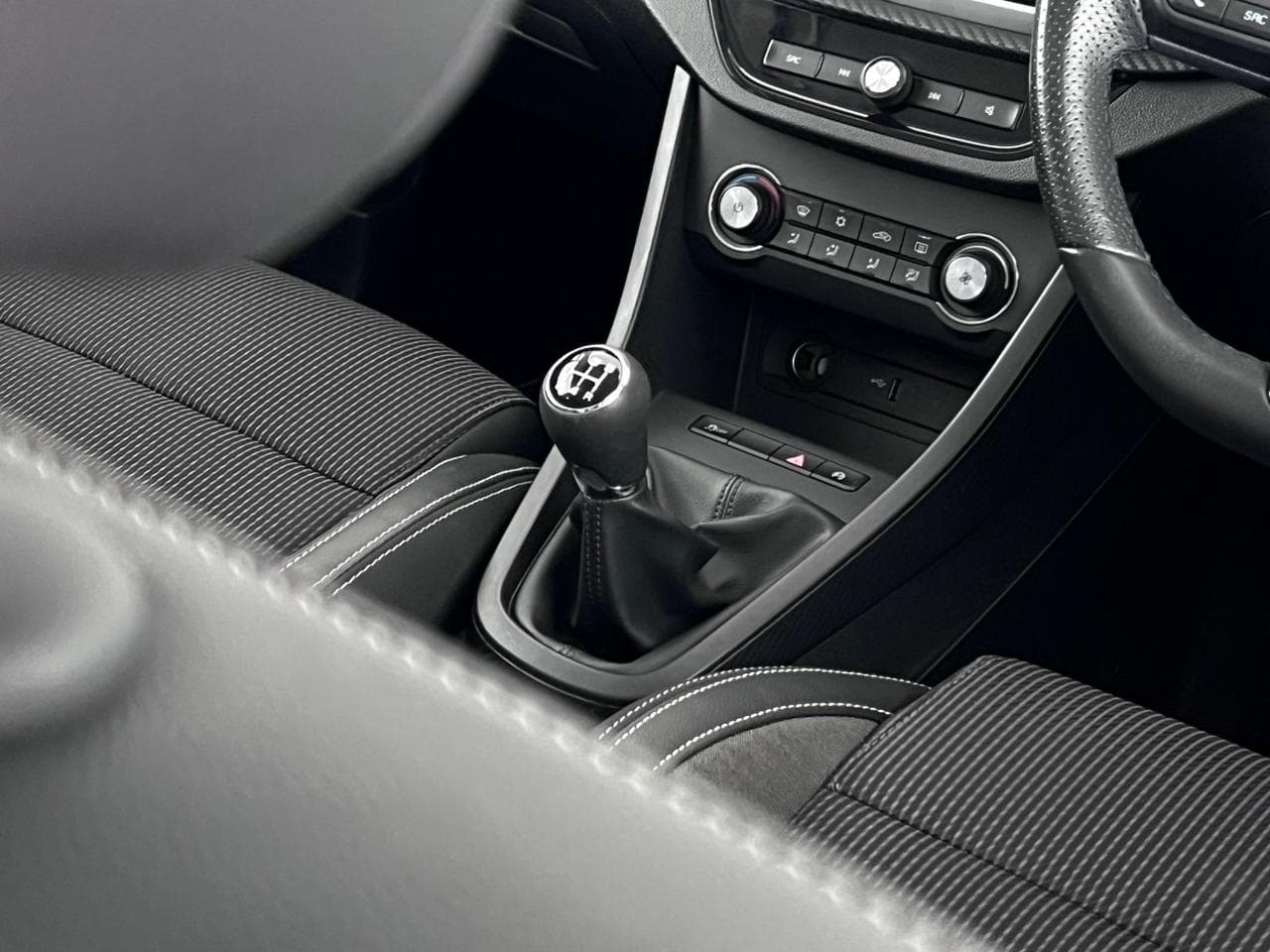 MG MG3 thumbnail Interior Front