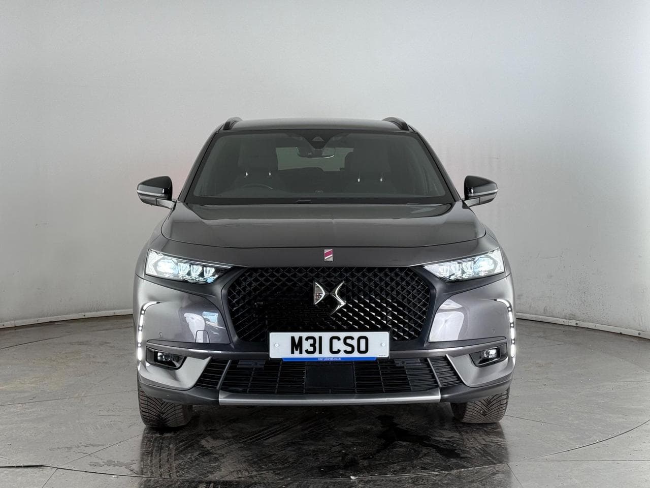 DS 7 Crossback thumbnail Front