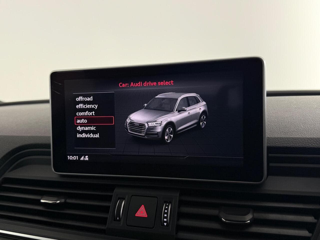 AUDI Q5 thumbnail Infotainment System